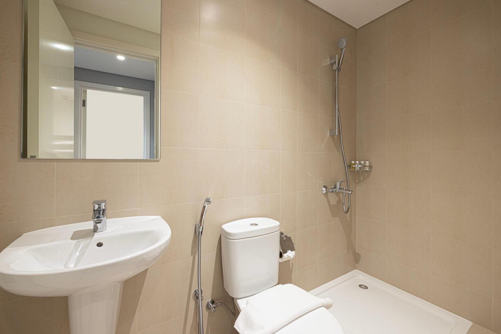 Magnificent - Luxurious 3+ 1 Bedroom With Burj Khalifa View *