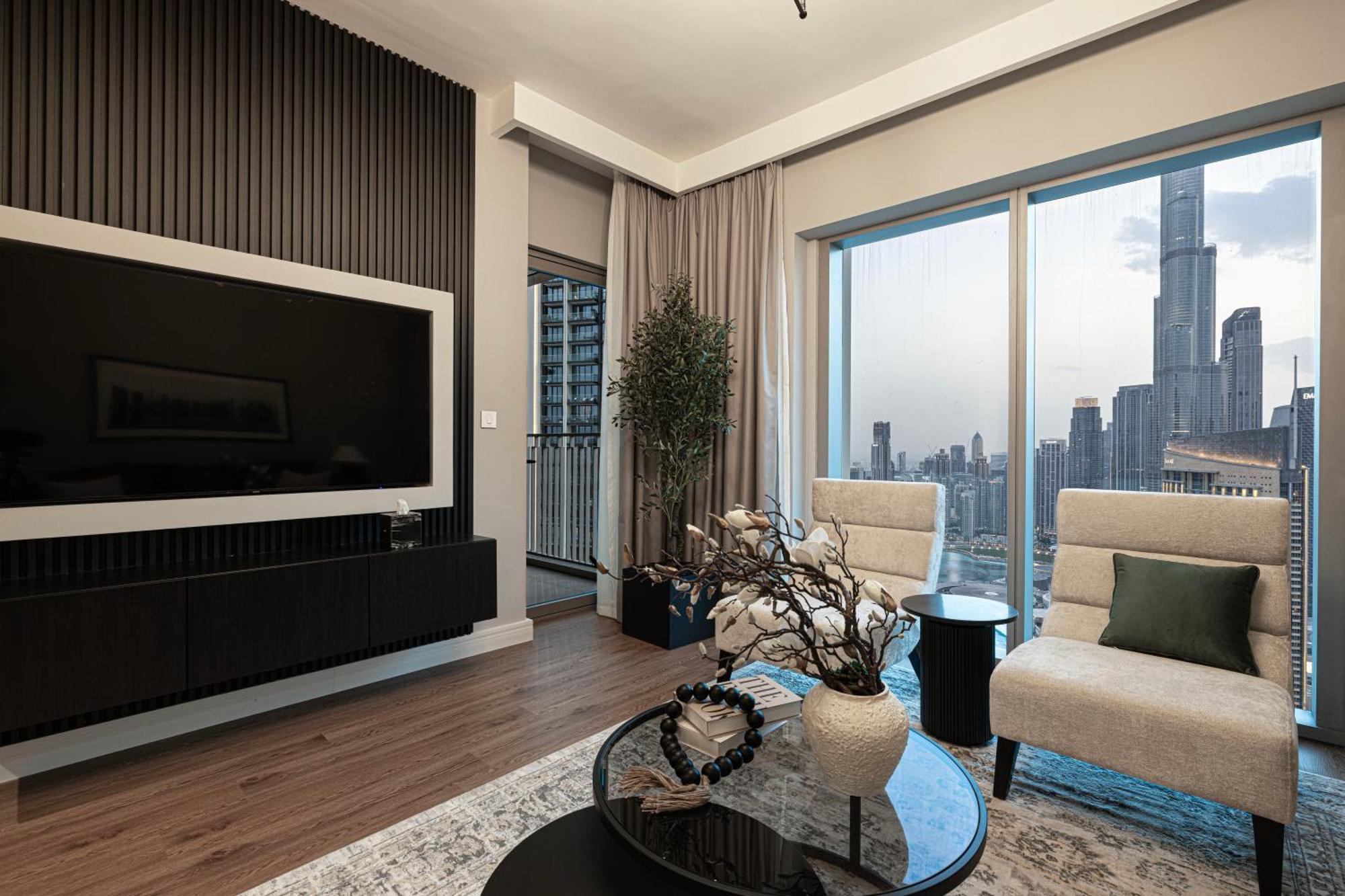 Magnificent - Luxurious 3+ 1 Bedroom With Burj Khalifa View Apartment Dubai