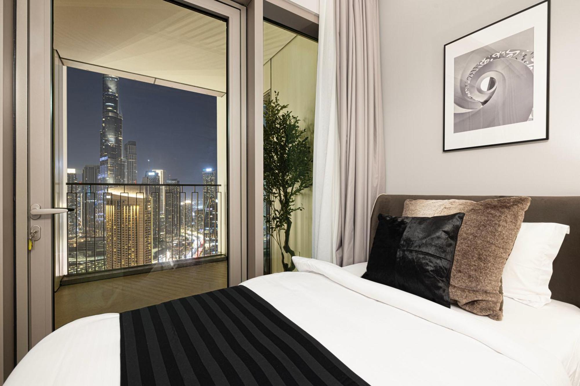 Magnificent - Luxurious 3+ 1 Bedroom With Burj Khalifa View