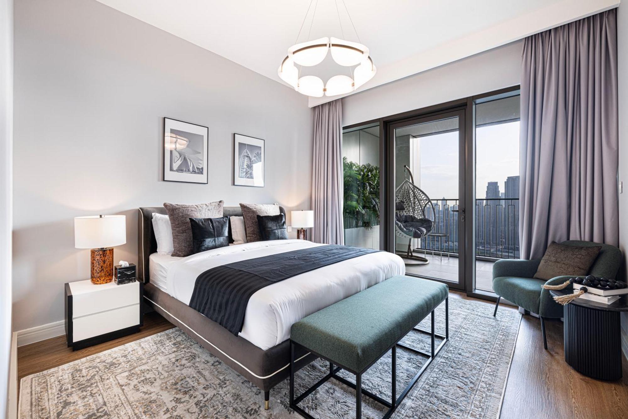 Magnificent - Luxurious 3+ 1 Bedroom With Burj Khalifa View Apartment