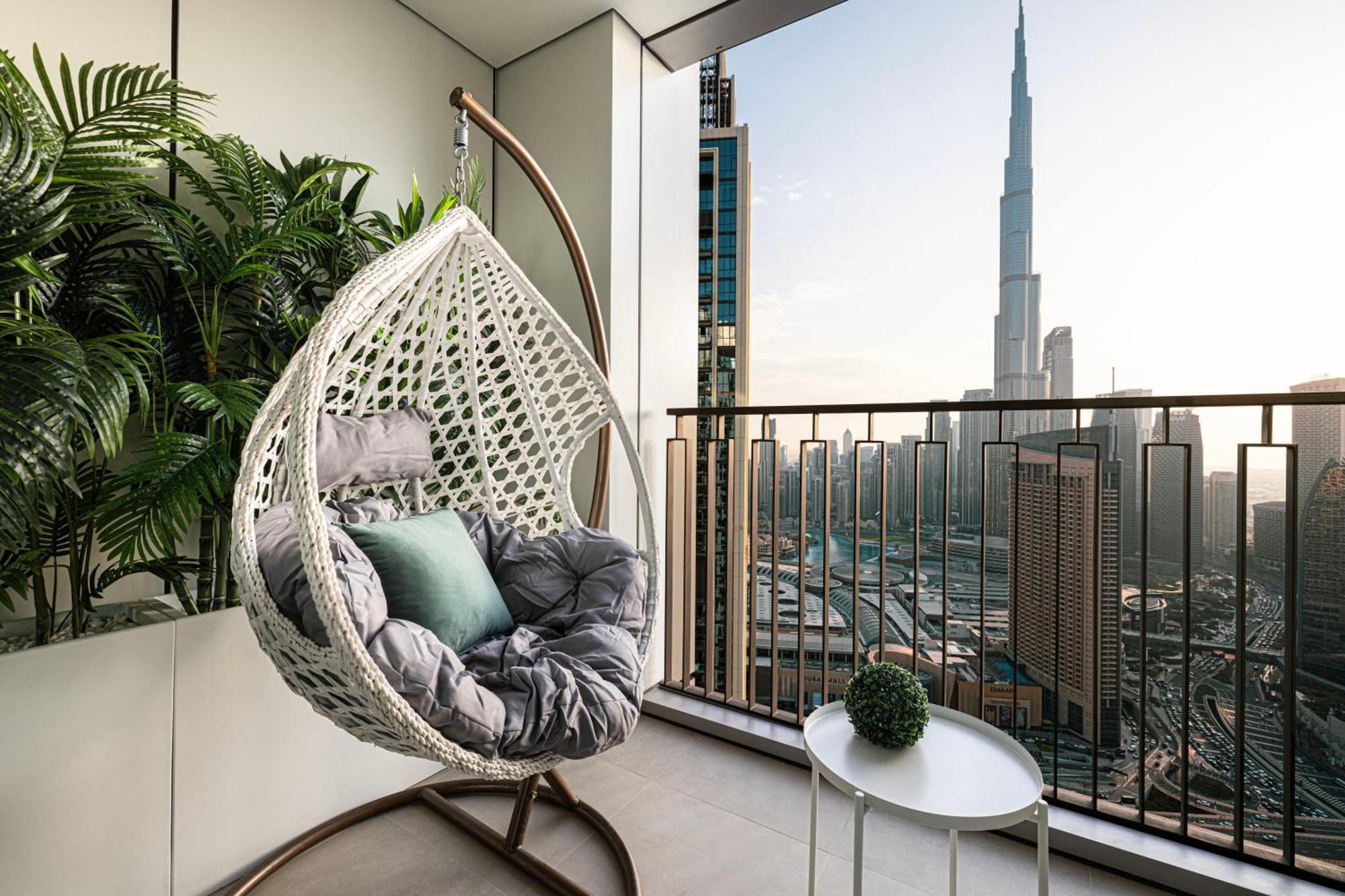 Magnificent - Luxurious 3+ 1 Bedroom With Burj Khalifa View Apartment