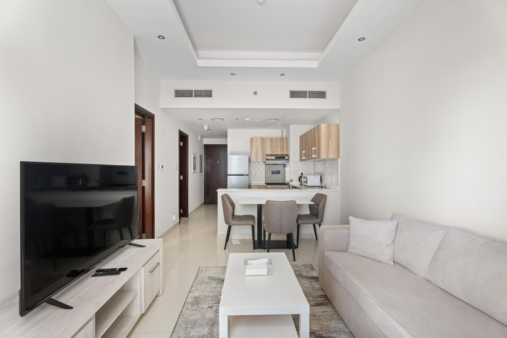 Modern 1 Bedroom In Sports Apartment
