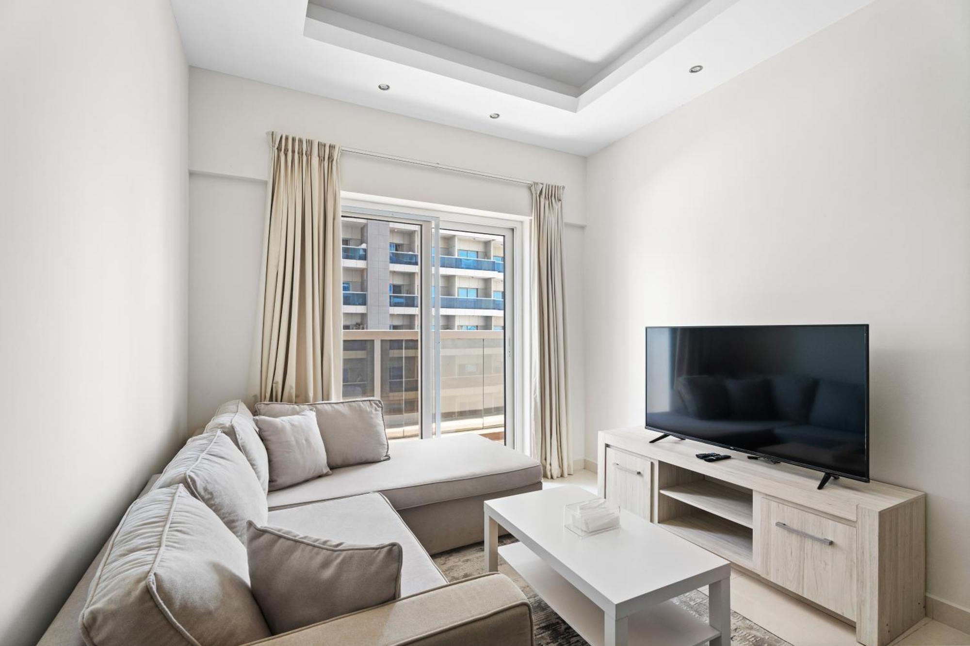 Modern 1 Bedroom In Sports Apartment *