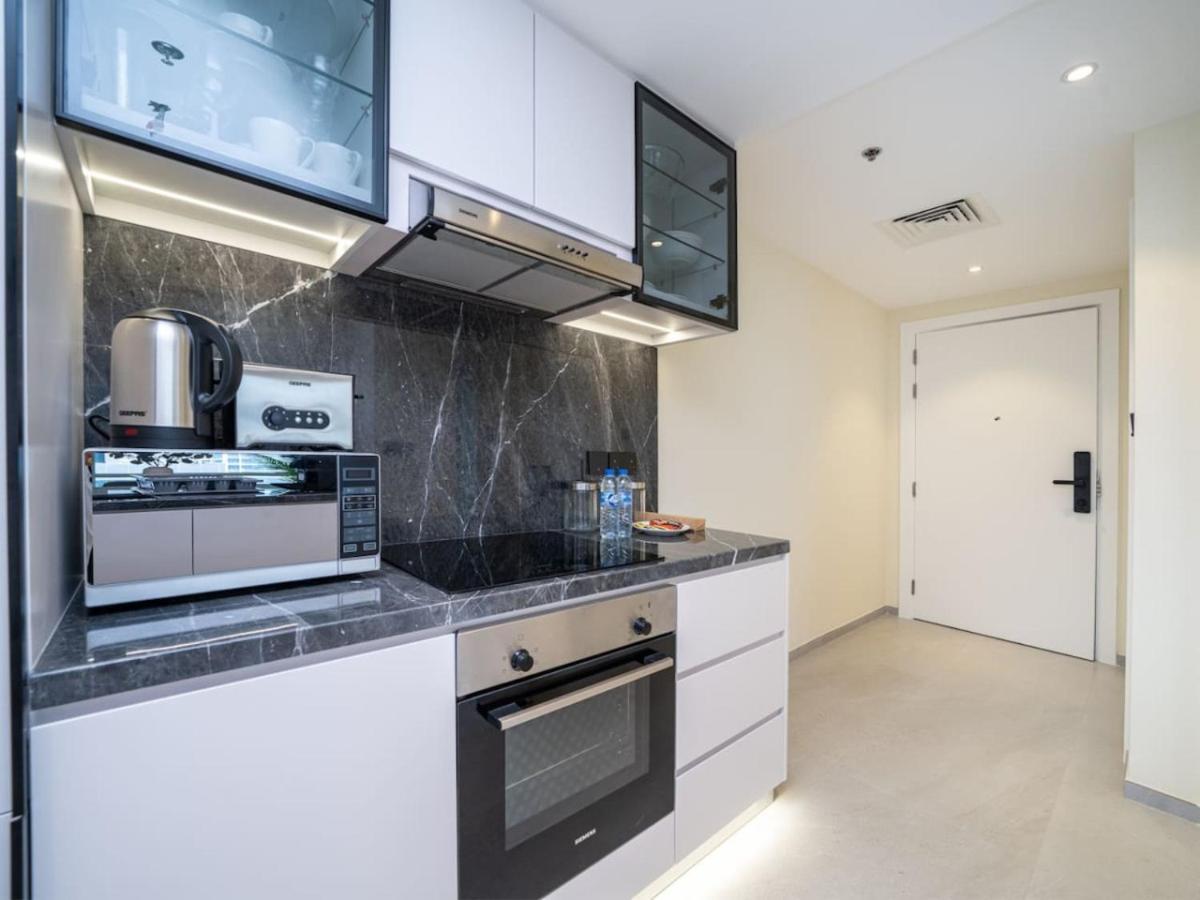 Stylish Upgraded 1 Bedroom Marina Escape Apartment