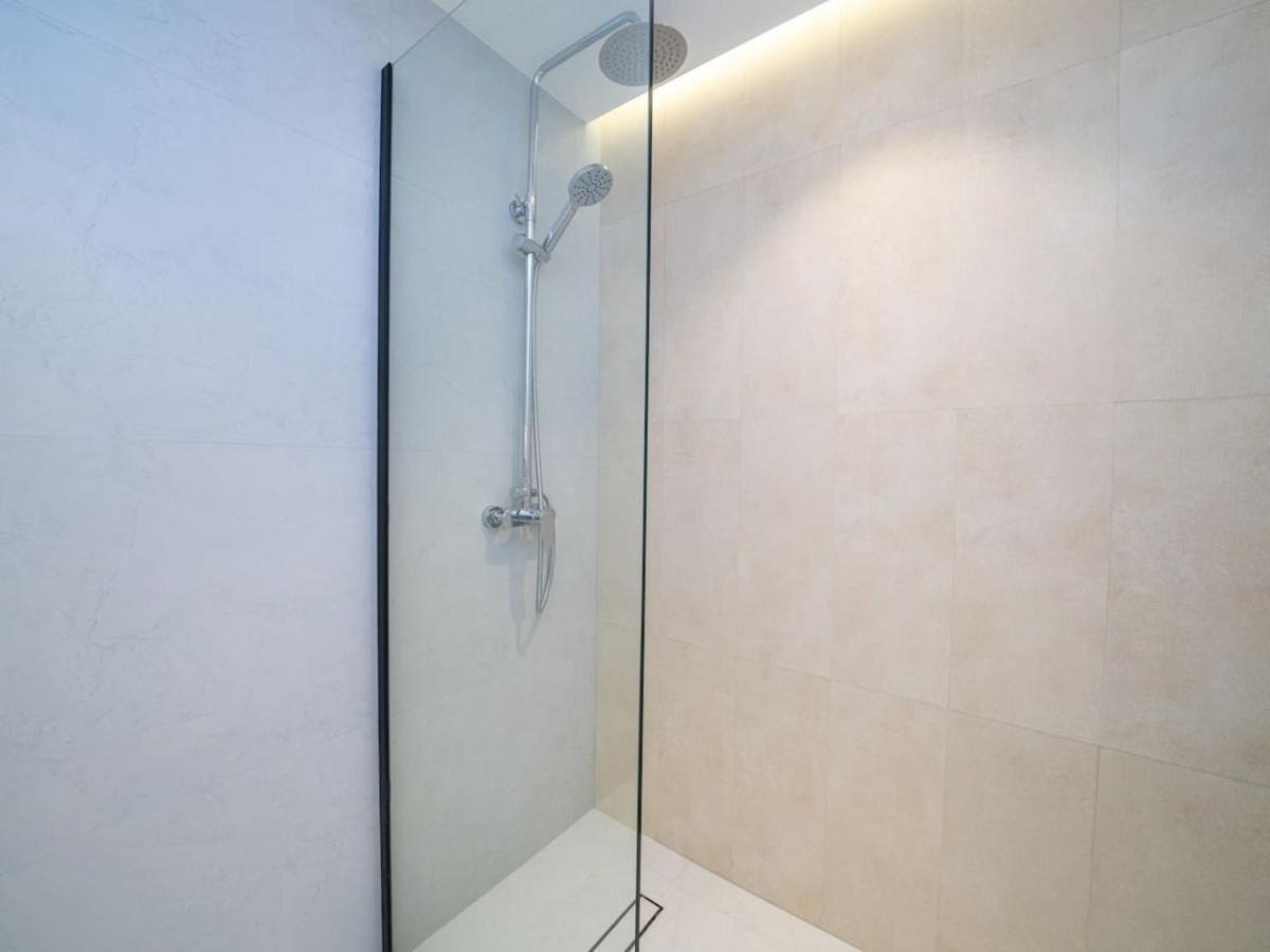 Apartment Stylish Upgraded 1 Bedroom Marina Escape *