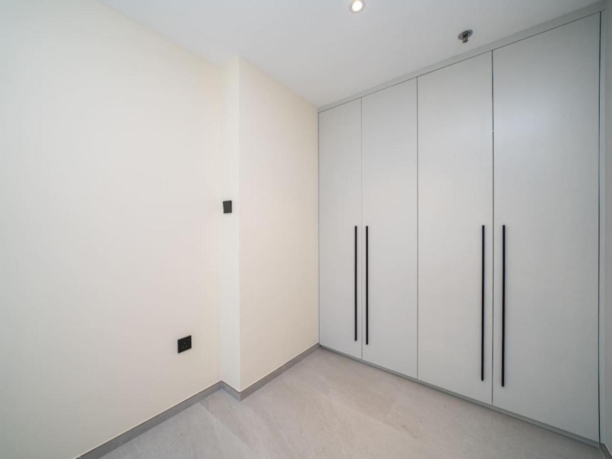 Apartment Stylish Upgraded 1 Bedroom Marina Escape Dubai