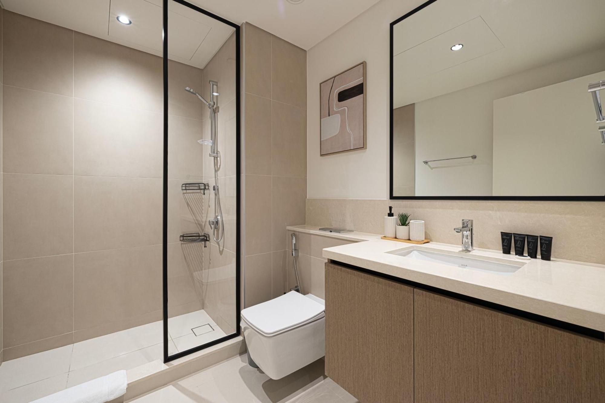 Burj Crown - Downtown Elegance Opera Boulevard View By Mall Apartment *