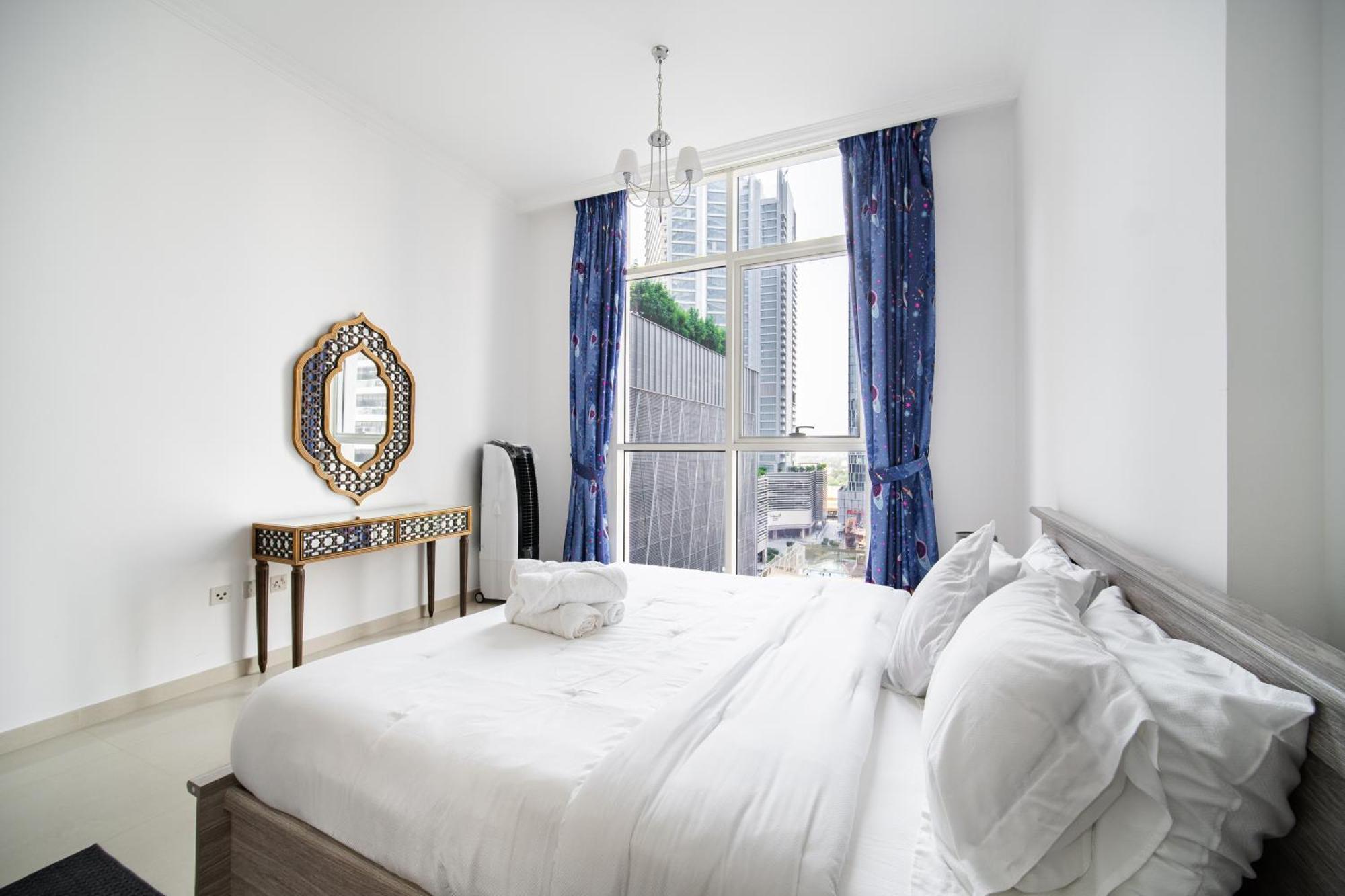 Elegant Escapes - Homely 1b In Dunya Tower Apartment