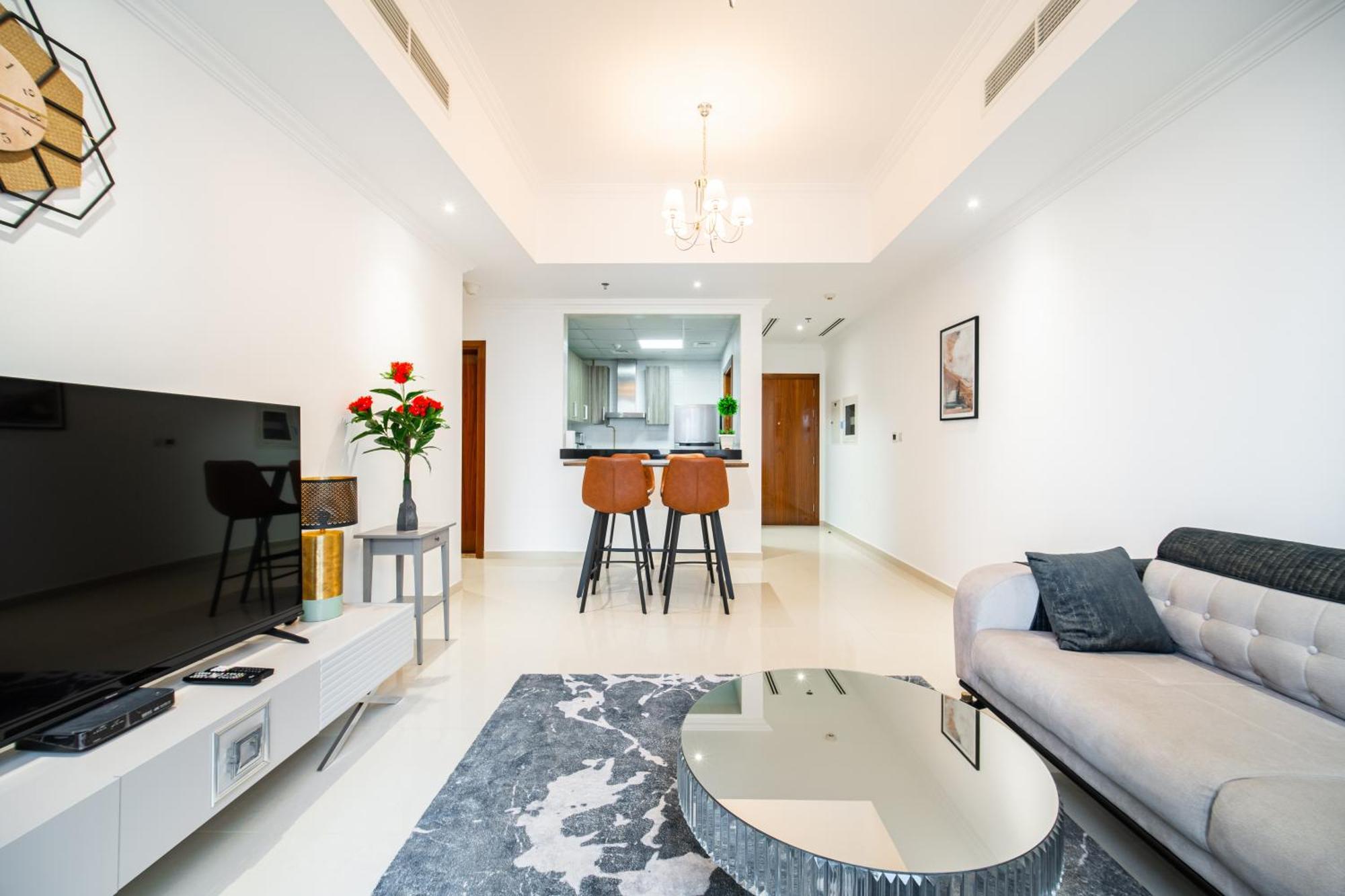 Elegant Escapes - Homely 1b In Dunya Tower Apartment