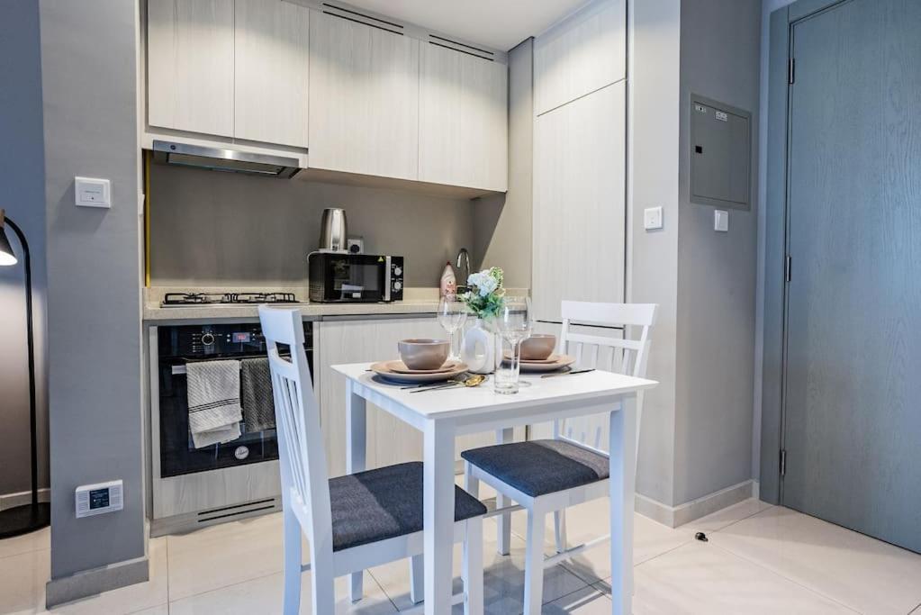 Luxury 1br Close To Burj Khalifa Apartment Dubai