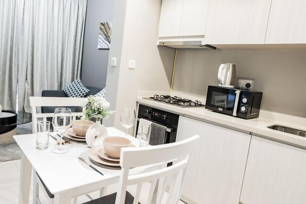 Luxury 1br Close To Burj Khalifa Apartment Dubai