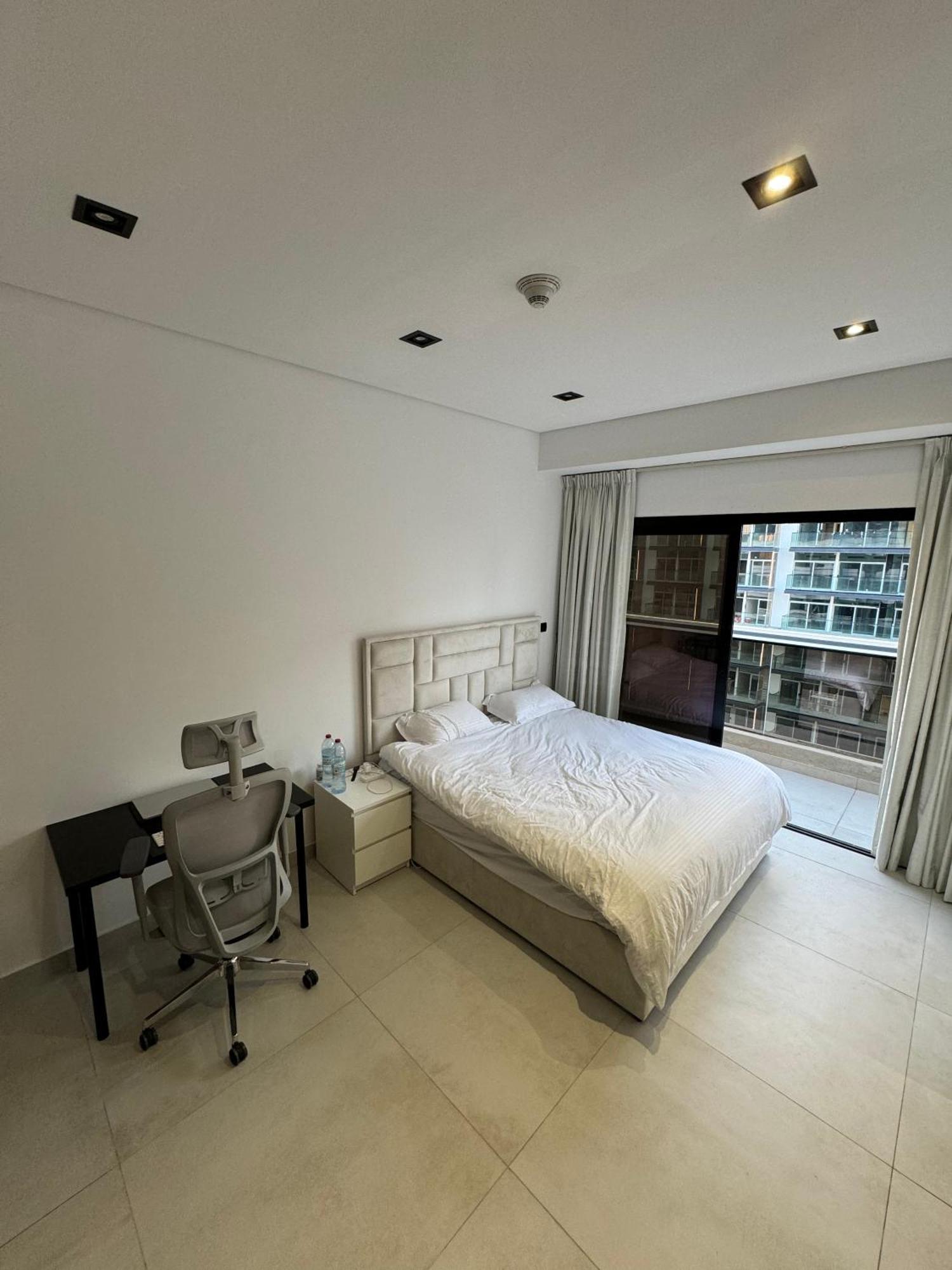 Apartment Modern & Spacious 2 Bed 2 Bath *