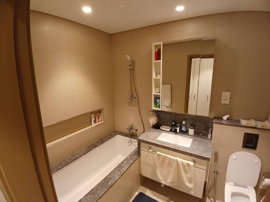 Apartment 1 Bh Downtown Views I Near Mall