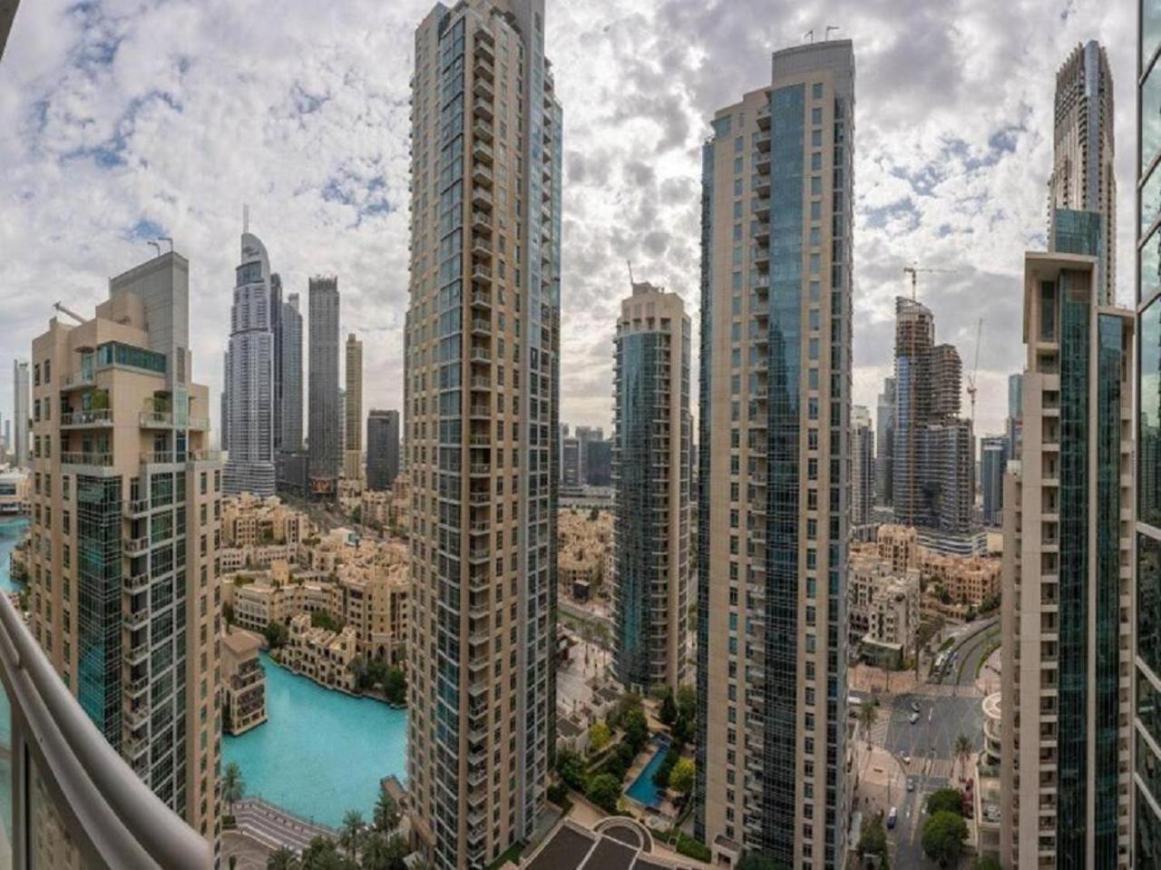 Elegant Overlooking Mall Fountain. * Dubai