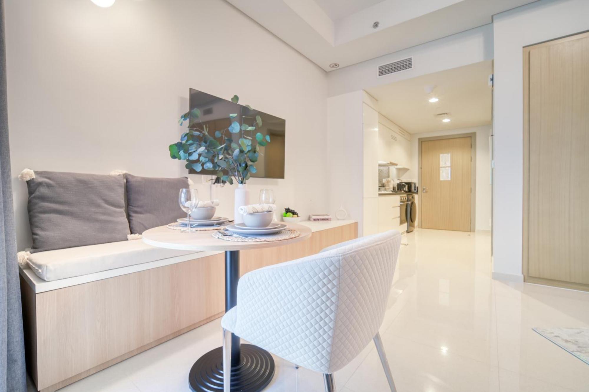 Cozy High-floor With Amazing Views Apartment