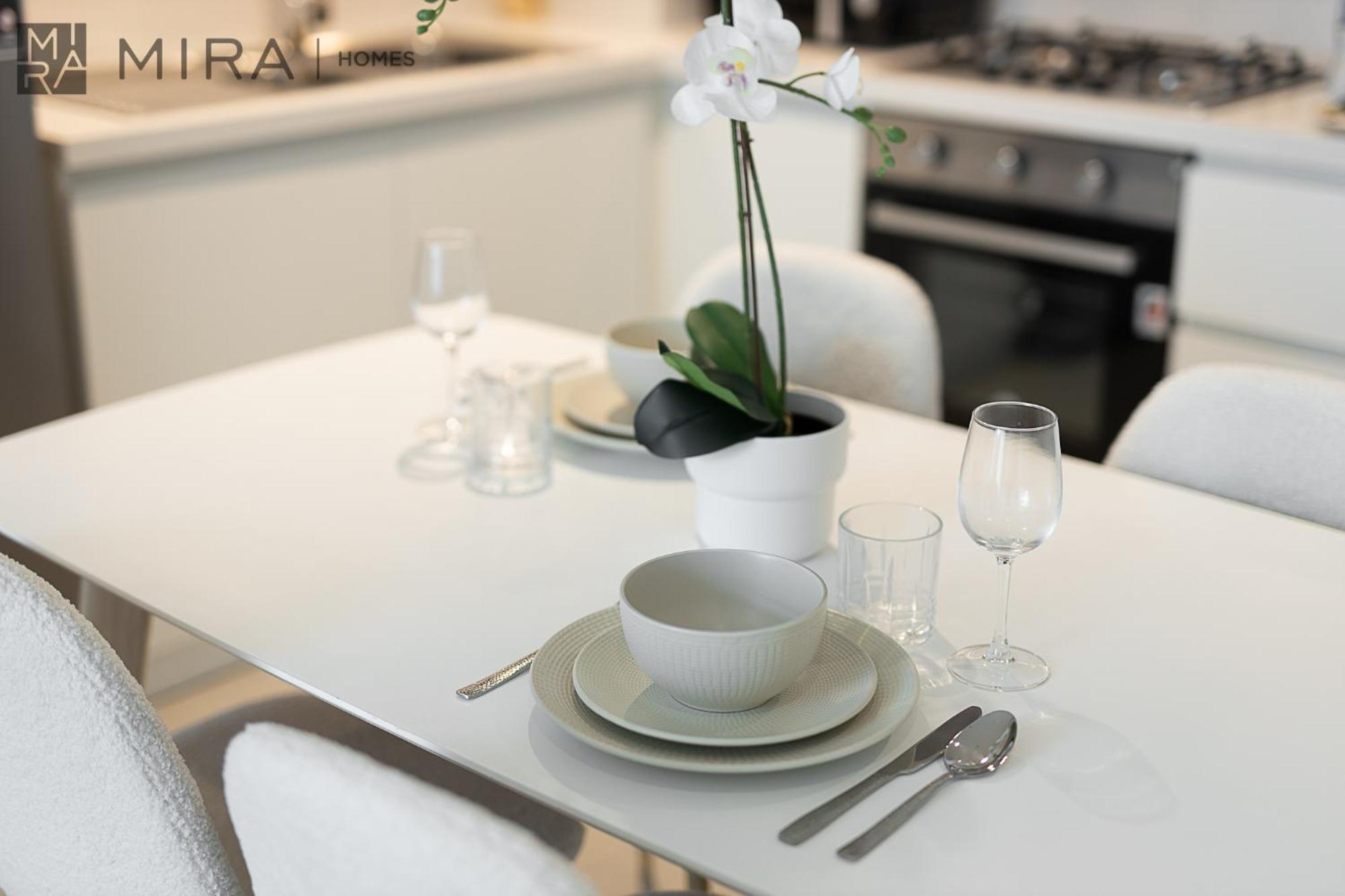 Apartment Mira Homes - Bright And Cosy 1 Bedroom In Hills