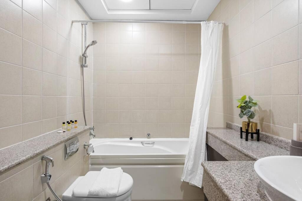 First Class 2br Sophisticated Retreat