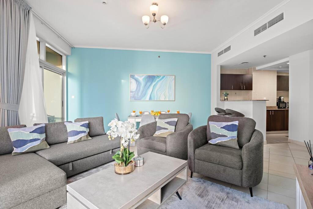 Apartment First Class 2br Sophisticated Retreat Dubai