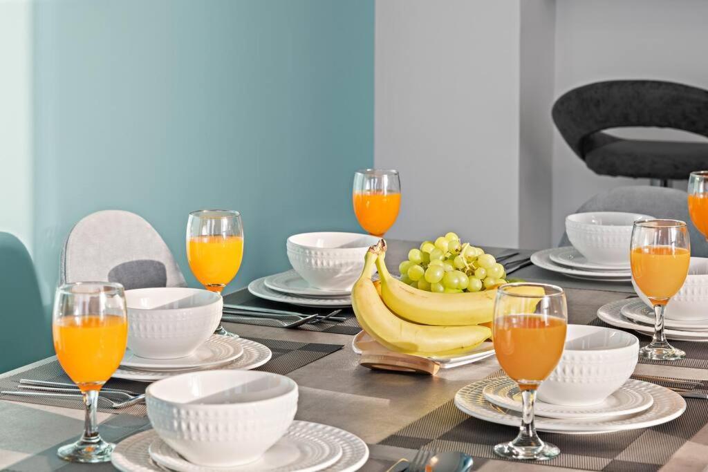 Apartment First Class 2br Sophisticated Retreat Dubai