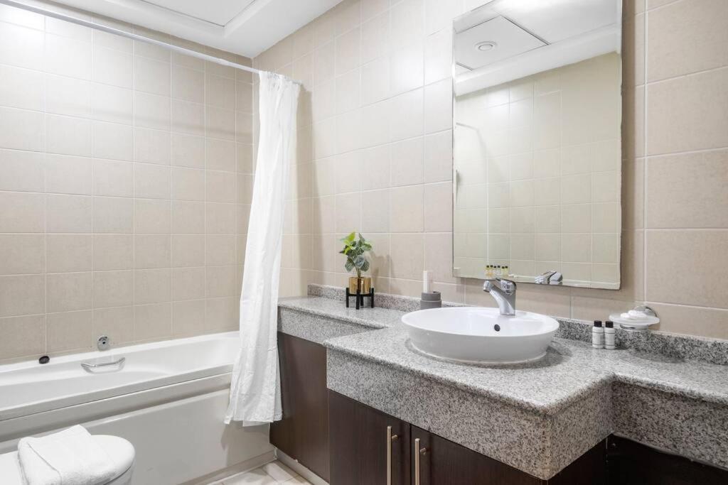 Apartment First Class 2br Sophisticated Retreat