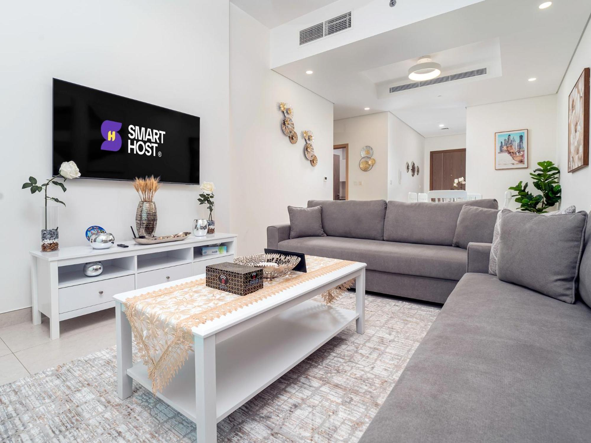 Prime Location 1br Oasis With Patio & Pool, The Bay Apartment Dubai