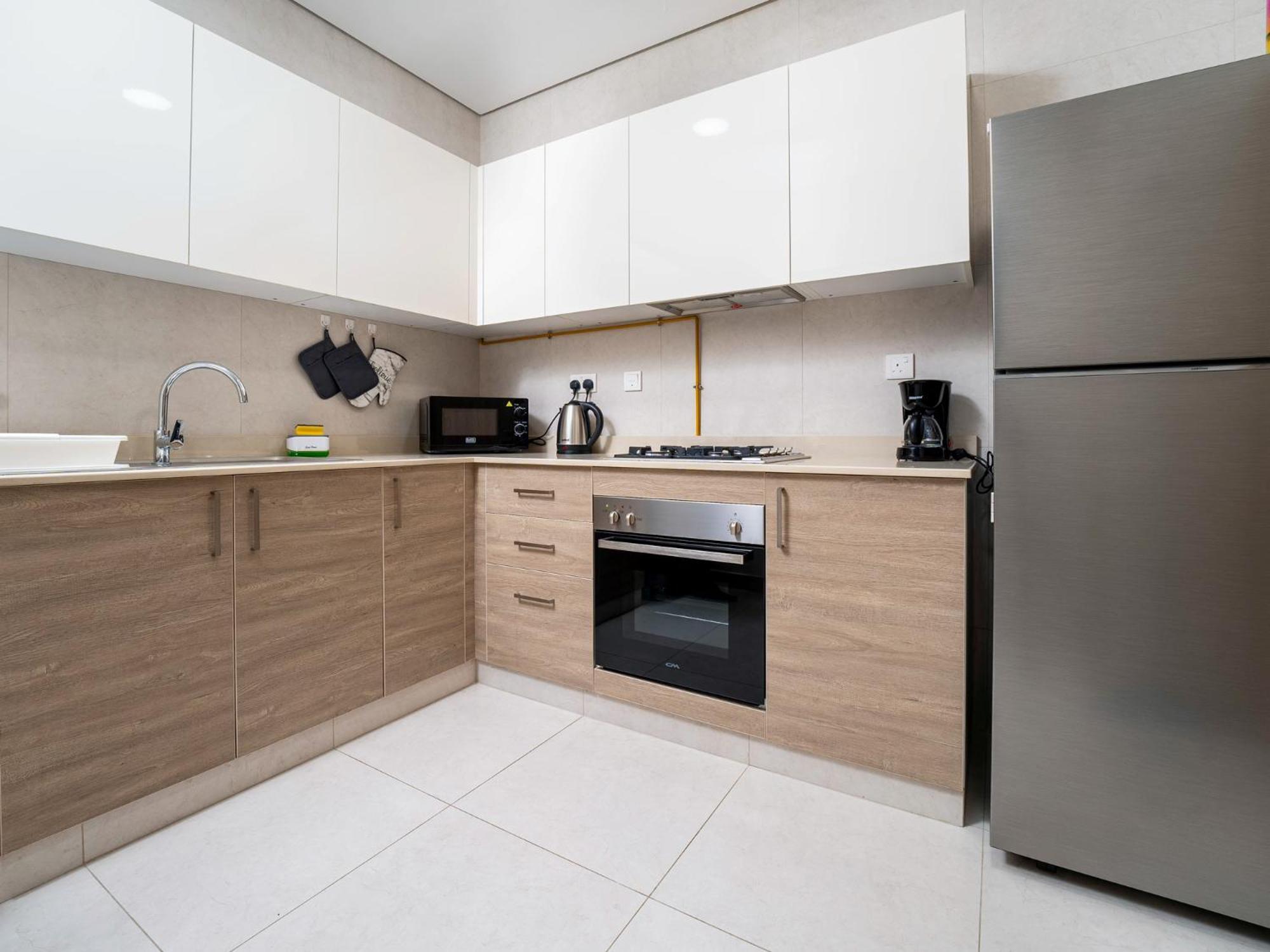 Prime Location 1br Oasis With Patio & Pool, The Bay Apartment