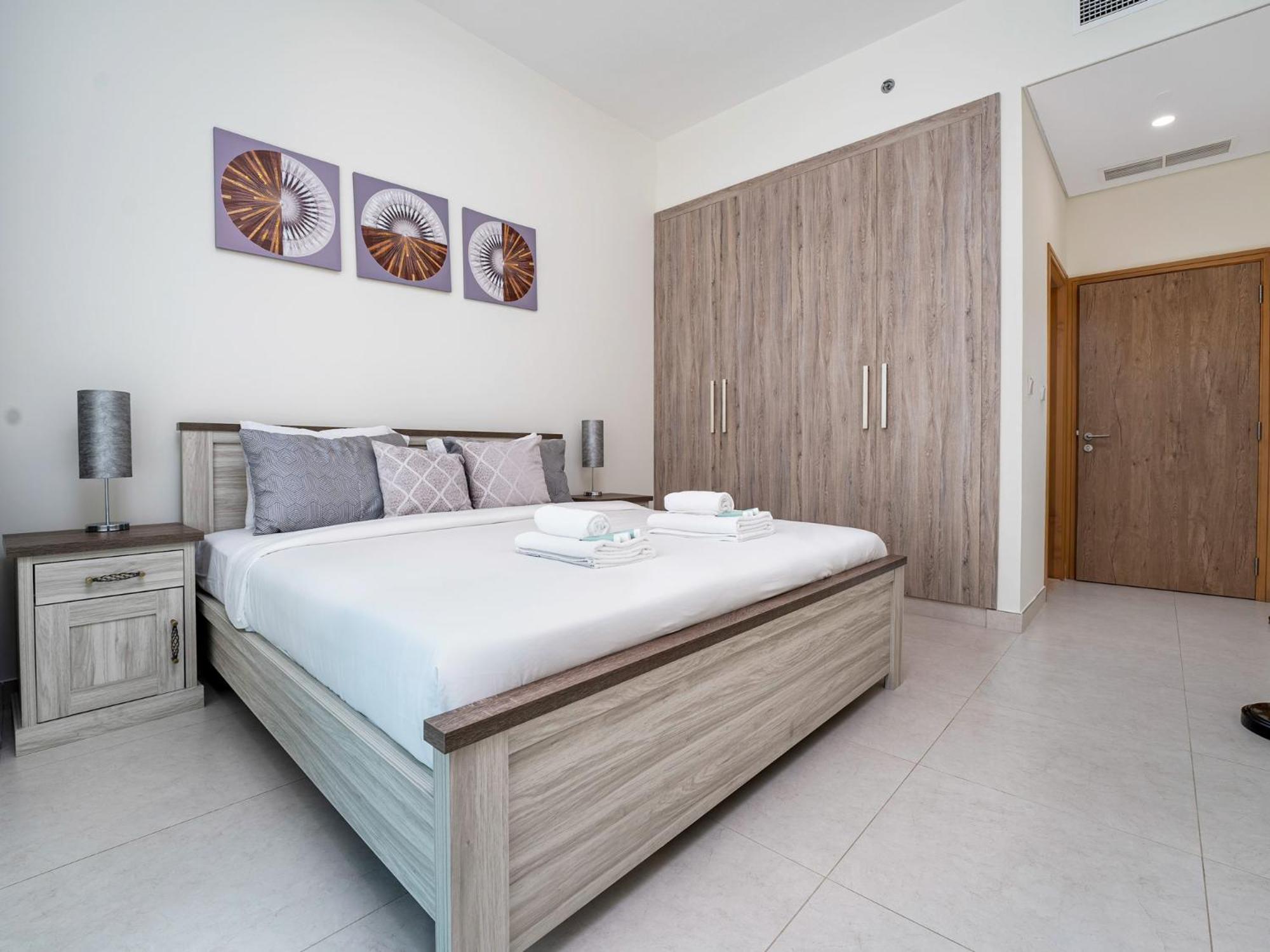Apartment Prime Location 1br Oasis With Patio & Pool, The Bay *