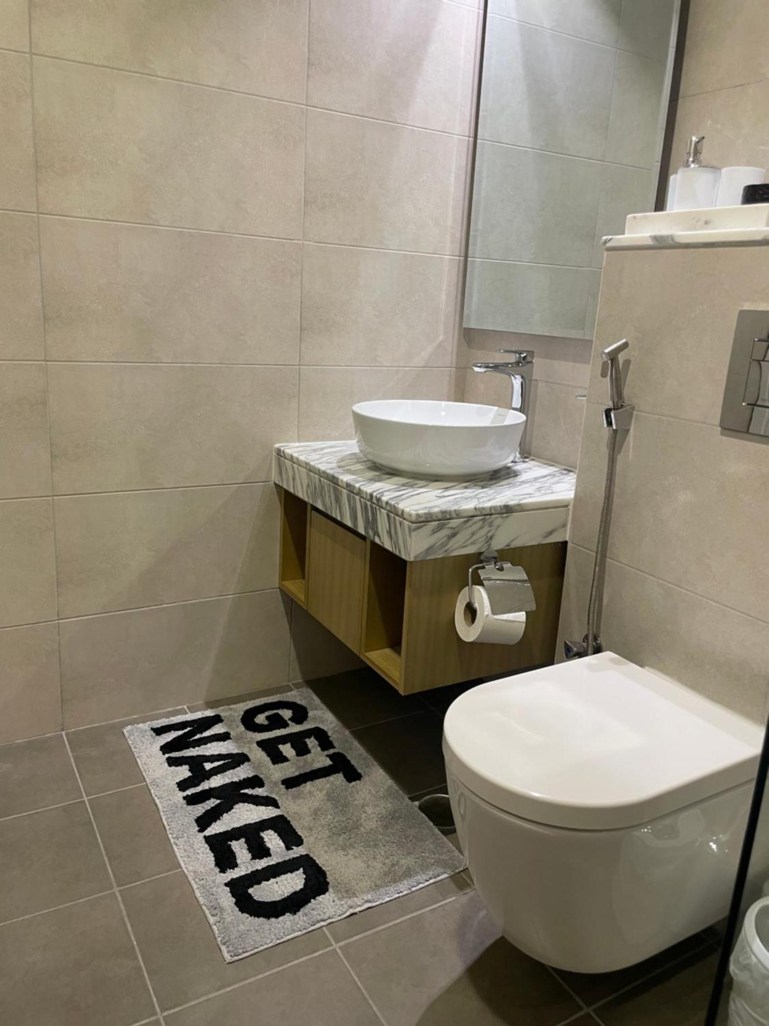 Luxury In The Location Apartment