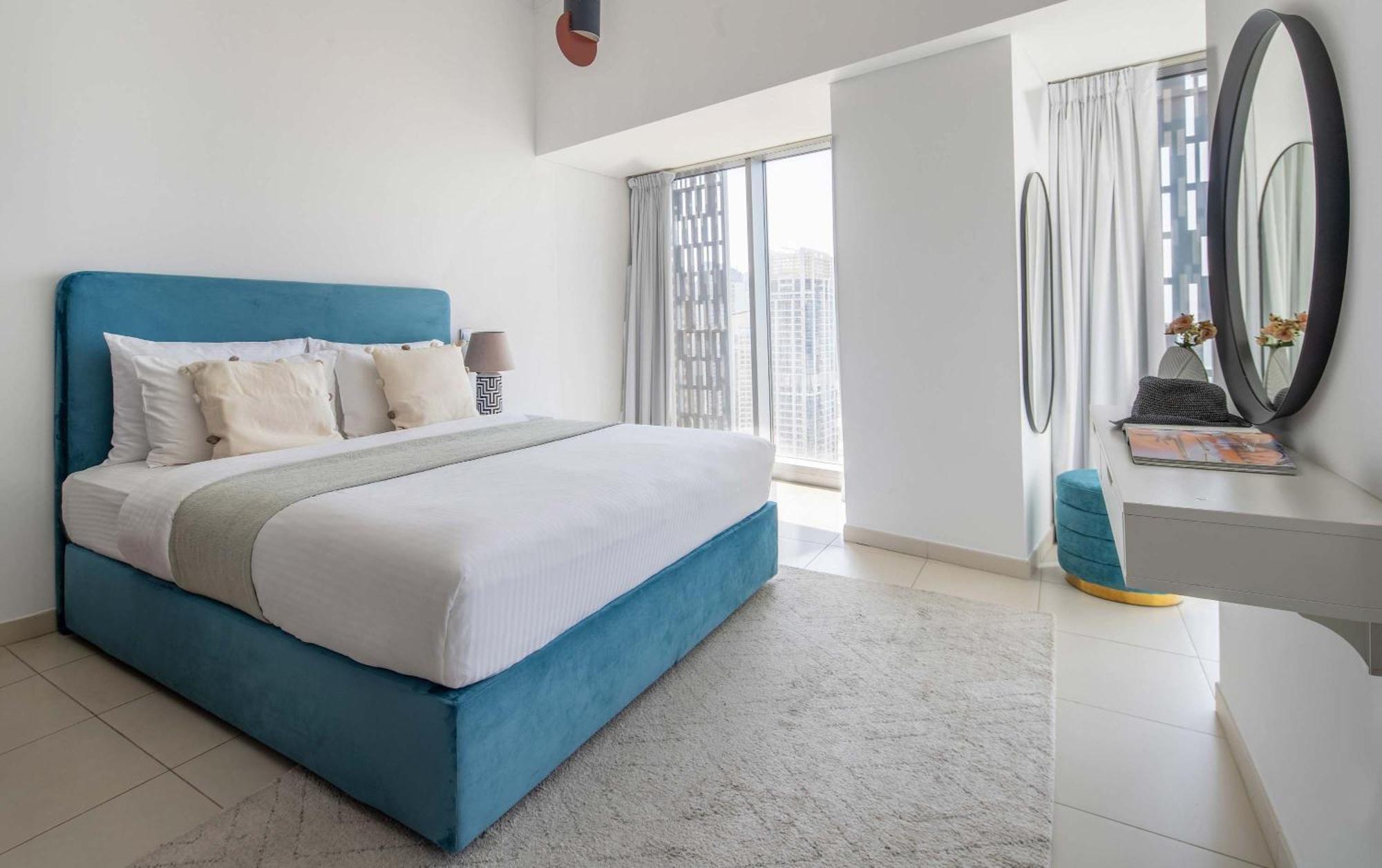 Frank Porter - Cayan Tower Apartment