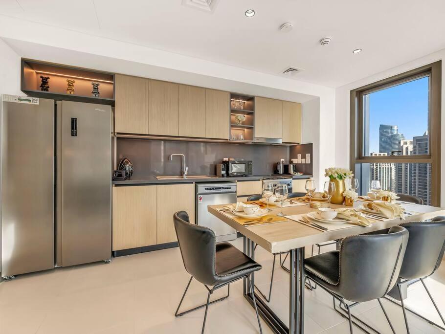Luxury Two Bedroom With & Pool View By Delujo Apartment *