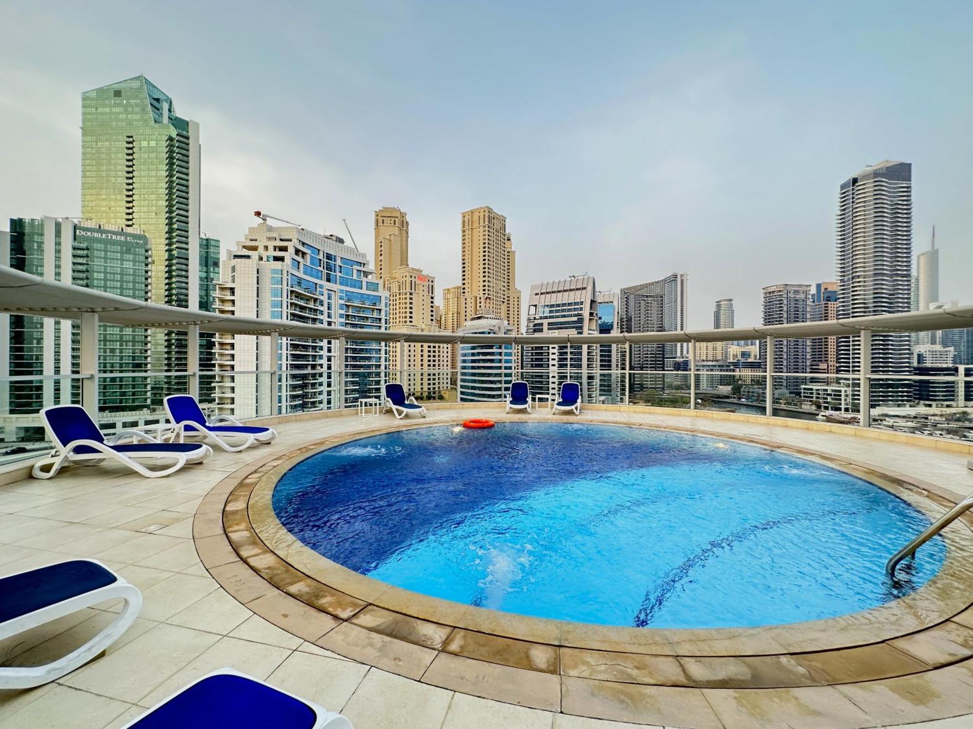 Luxury Rooftop Pool With Full Marina View 45 Percent Off Apartment