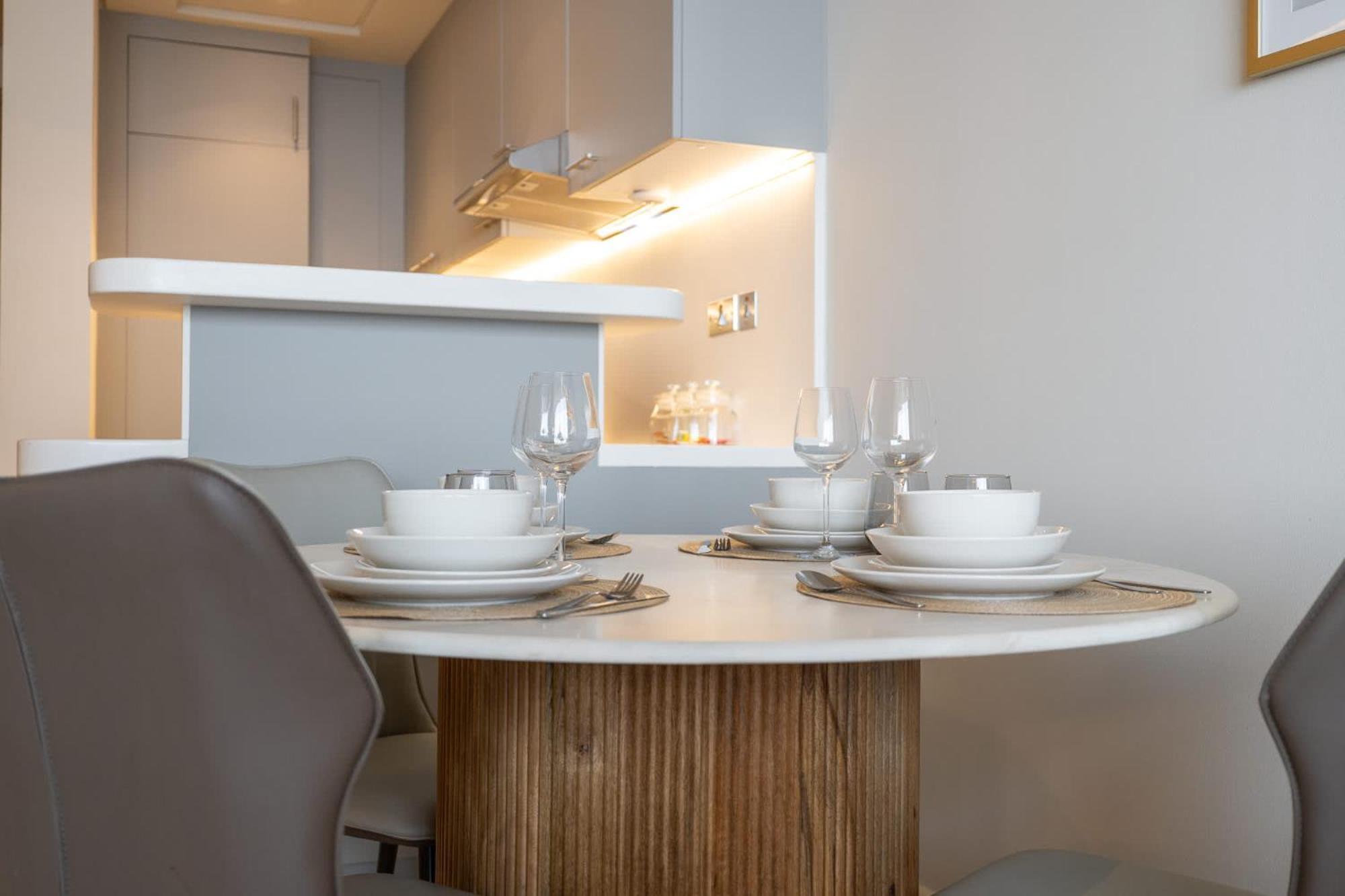 Apartment Stylish With Impressive Decor And Furniture At Sky Garden! *
