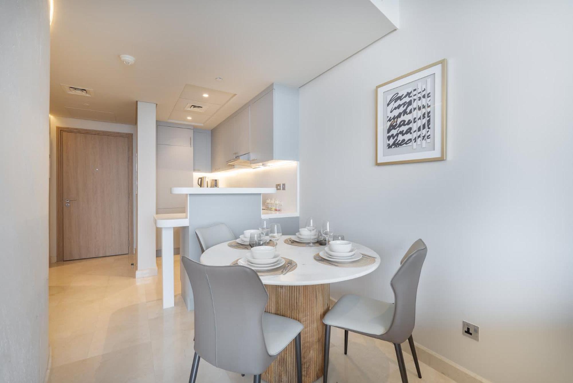 Apartment Stylish With Impressive Decor And Furniture At Sky Garden! Dubai