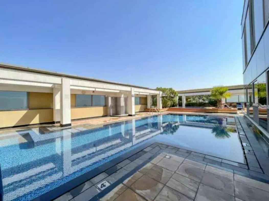 Apartment Stylish With Impressive Decor And Furniture At Sky Garden! Dubai