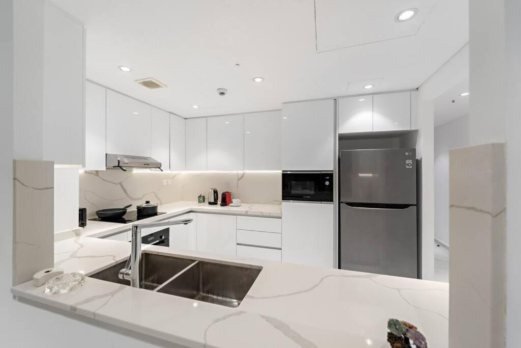 First Class 3br Stylish Sanctuary Apartment Dubai