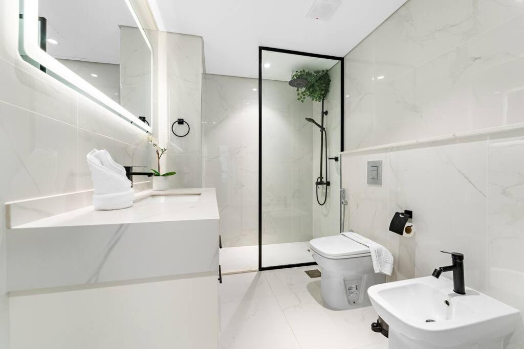 Apartment First Class 3br Stylish Sanctuary *