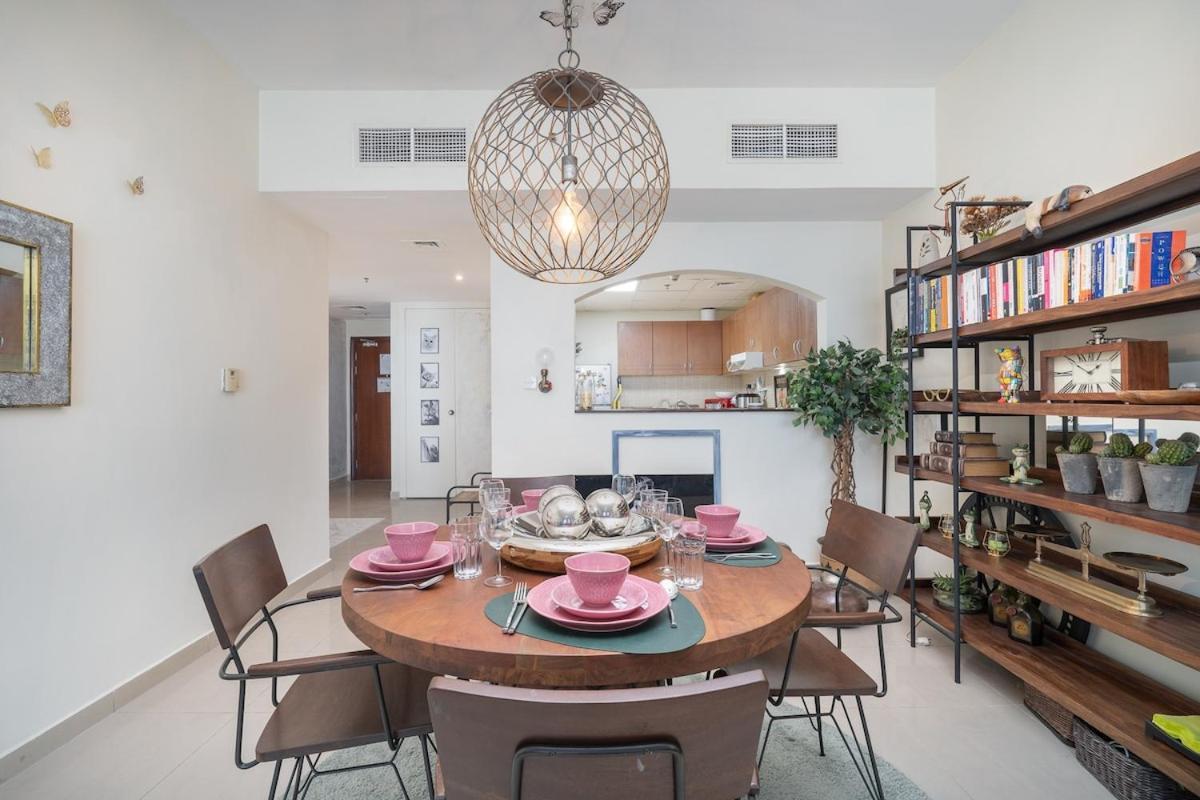Modern Aesthetic 1-bedroom With Exudes Warmth And Style In Jlt! Apartment