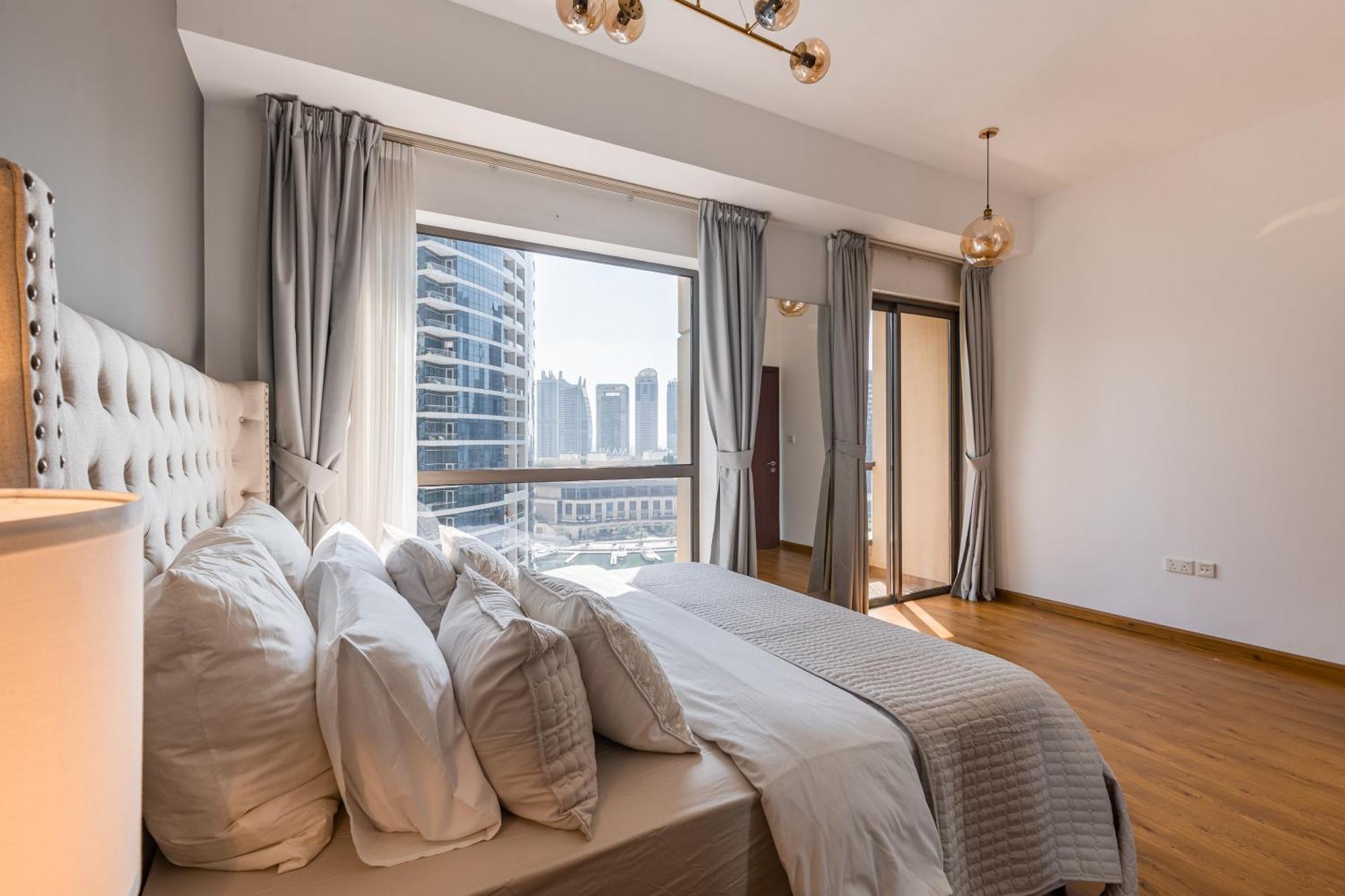 Beautiful 1 Bedroom By The