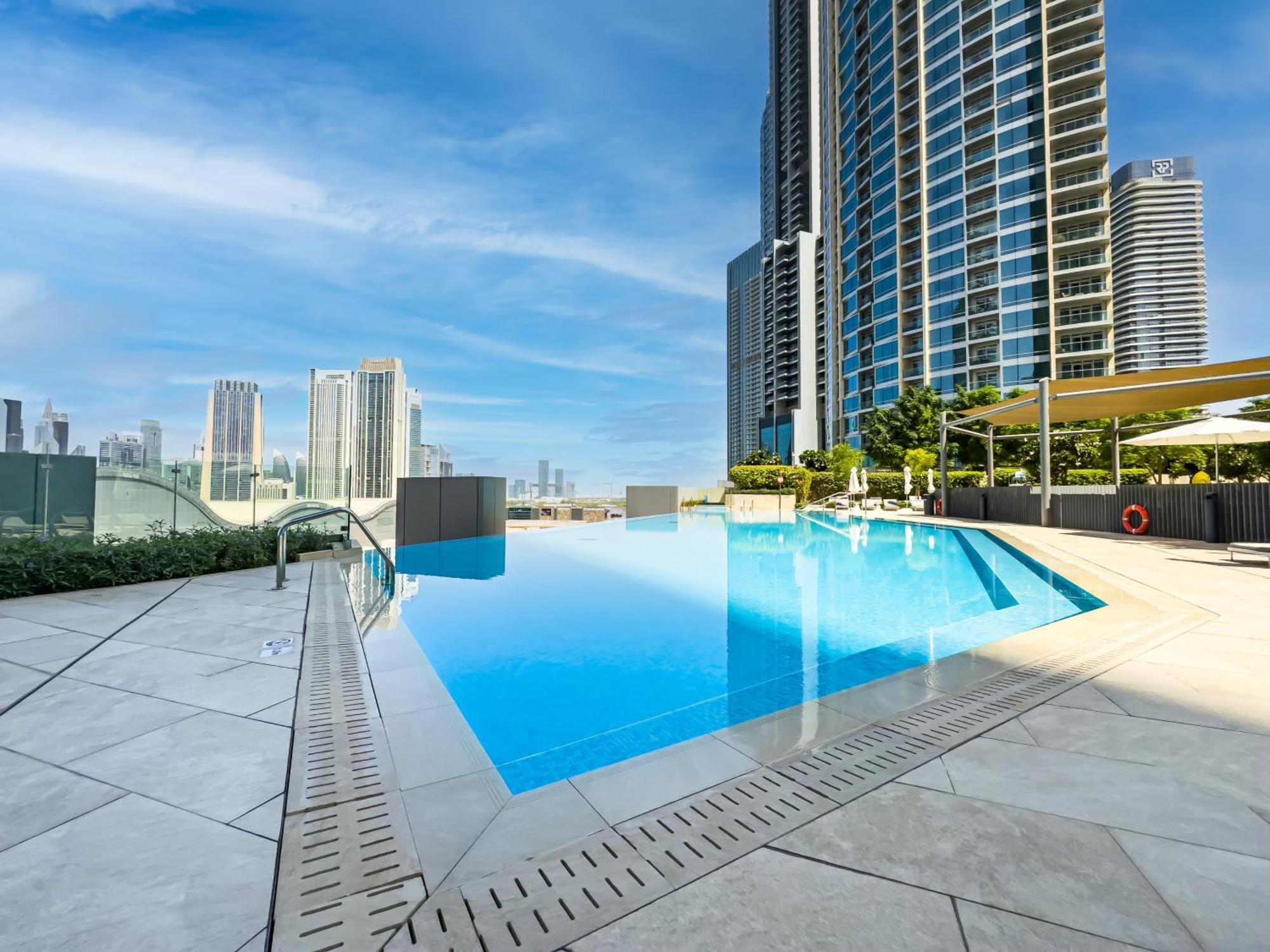 Apartment New! Ps5! Burj Khalifa View & Infinity Pool Dubai