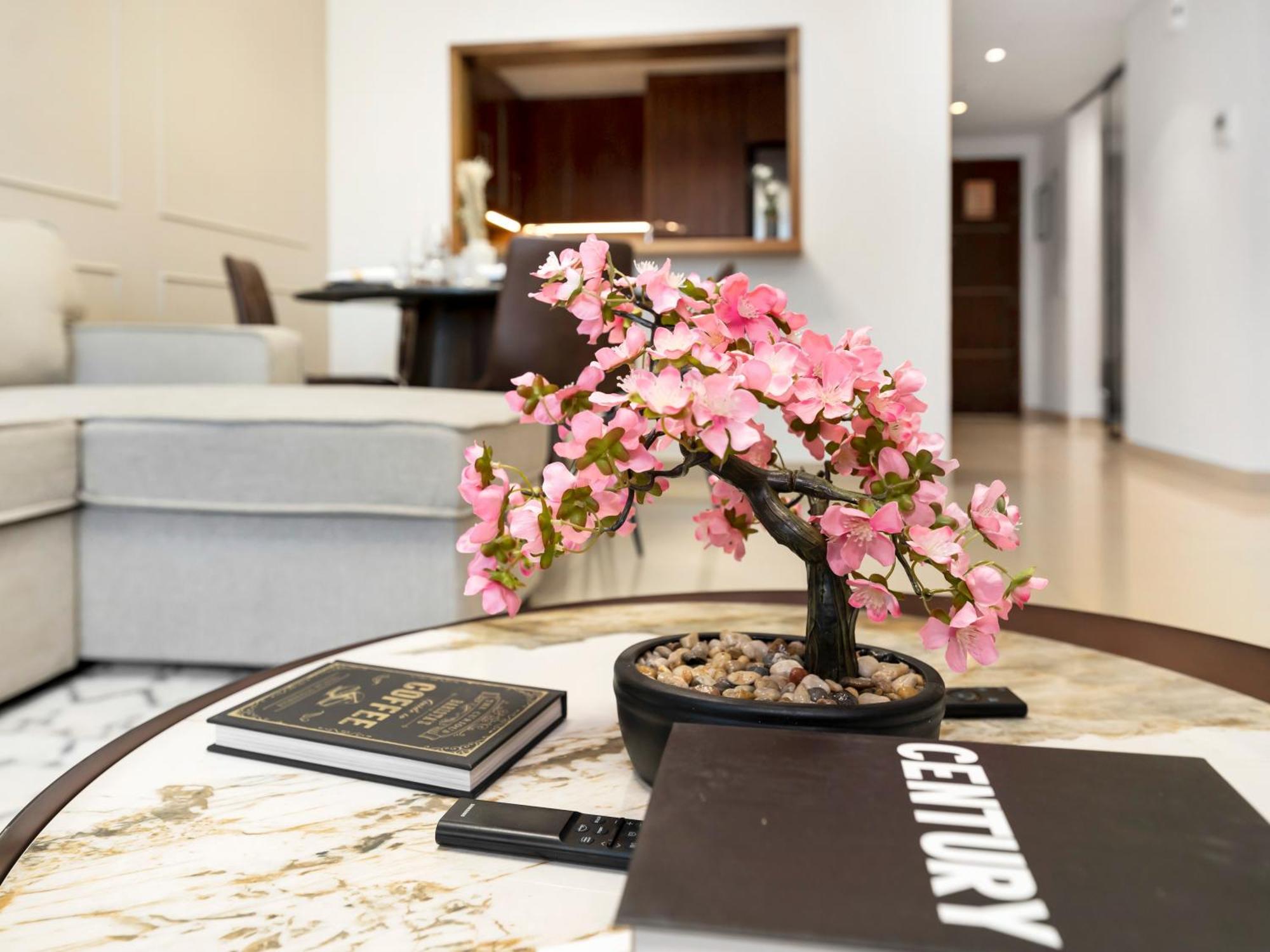 New! Ps5! Burj Khalifa View & Infinity Pool Apartment *