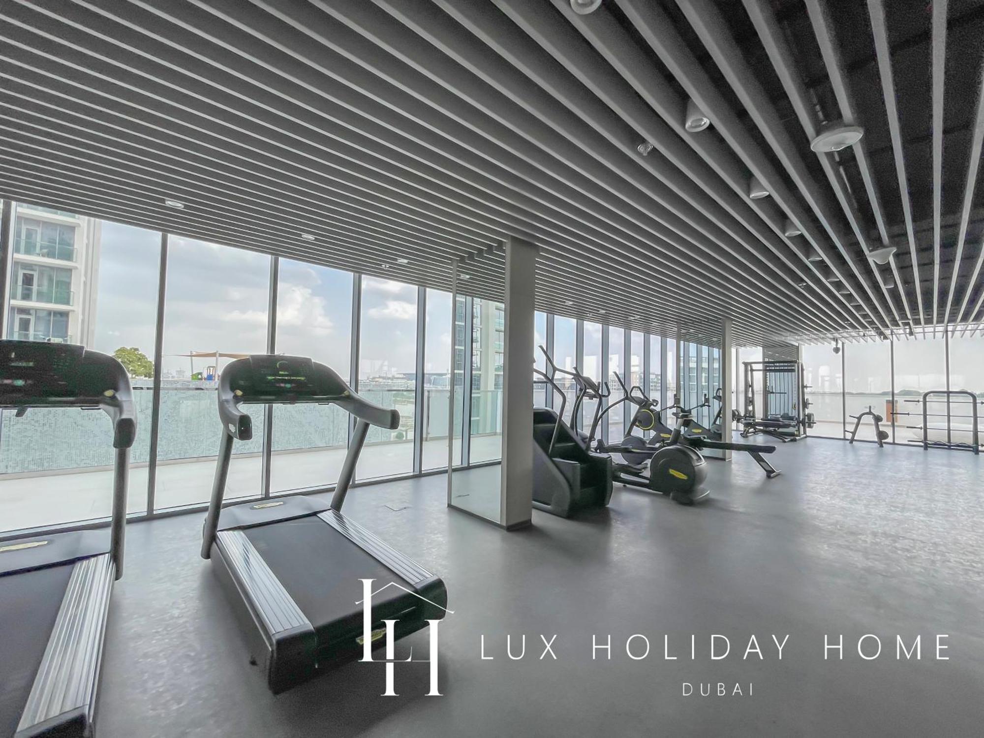Lux The District One Lagoon View 3 Apartment