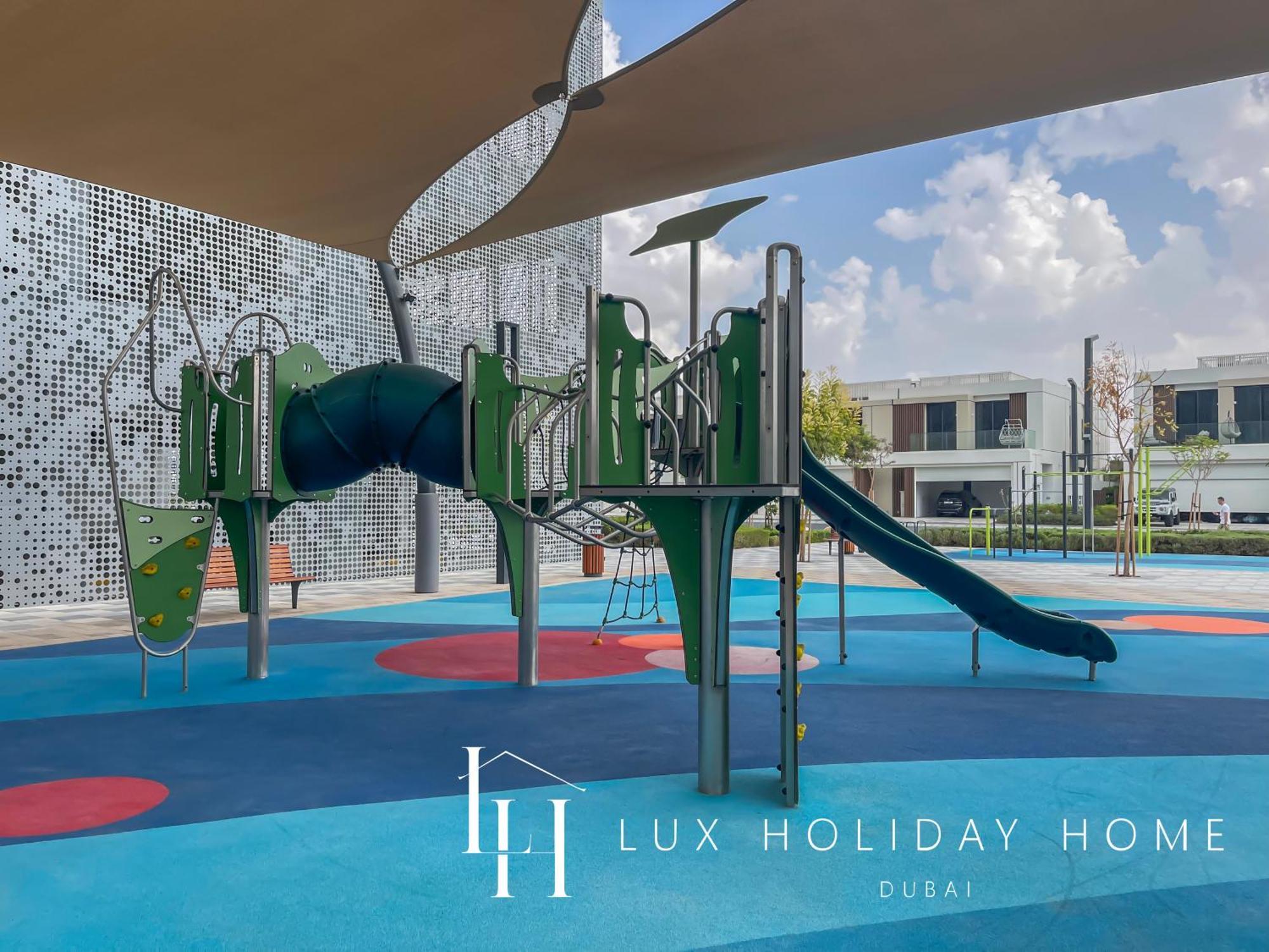 Lux The District One Lagoon View 3 Apartment *