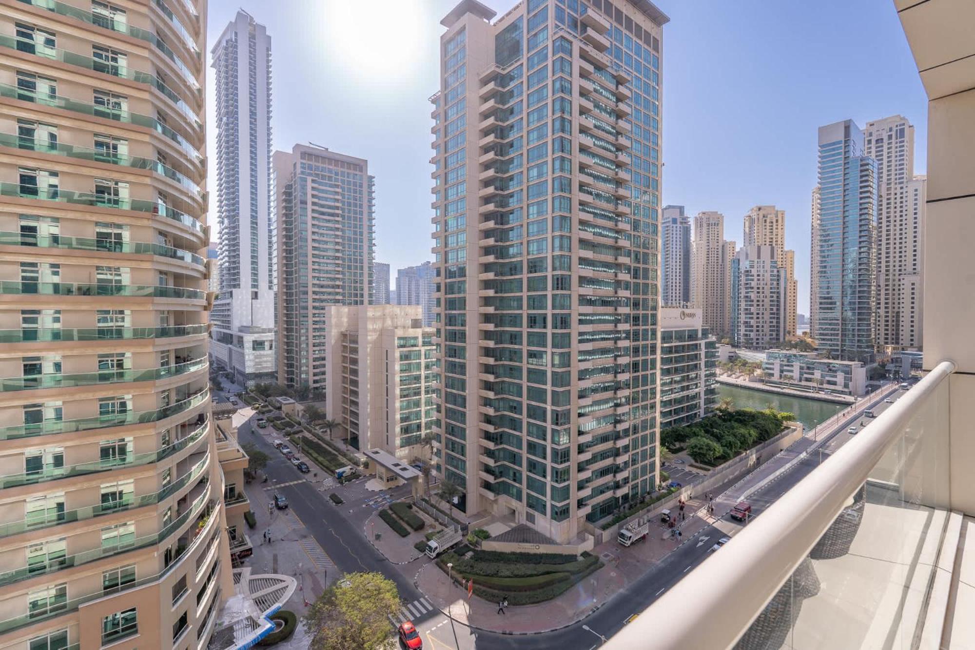 Warm 1-bedroom At West Avenue Tower Near Marina Beach! Apartment Dubai