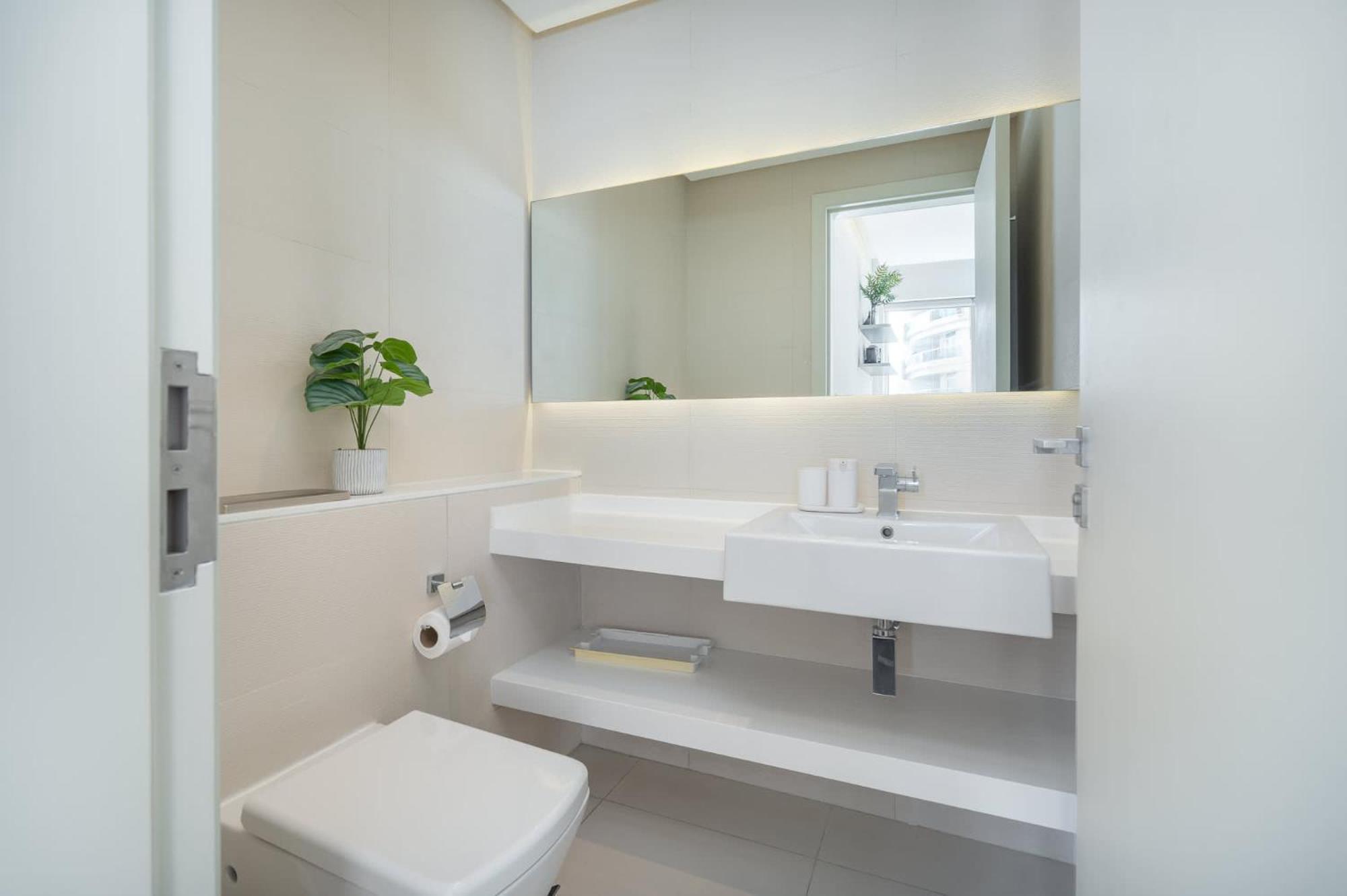 Warm 1-bedroom At West Avenue Tower Near Marina Beach! *