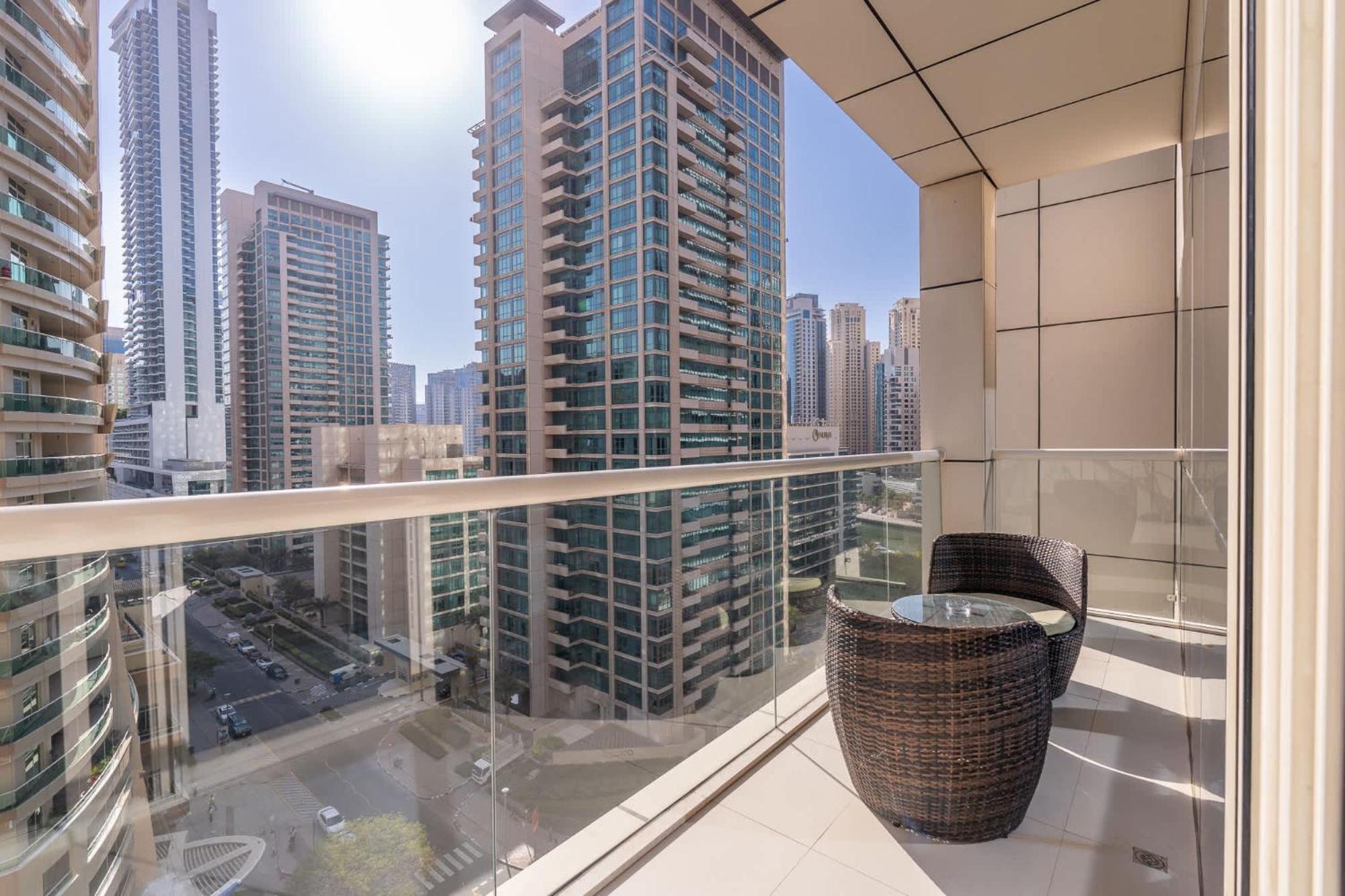 Warm 1-bedroom At West Avenue Tower Near Marina Beach! * Dubai