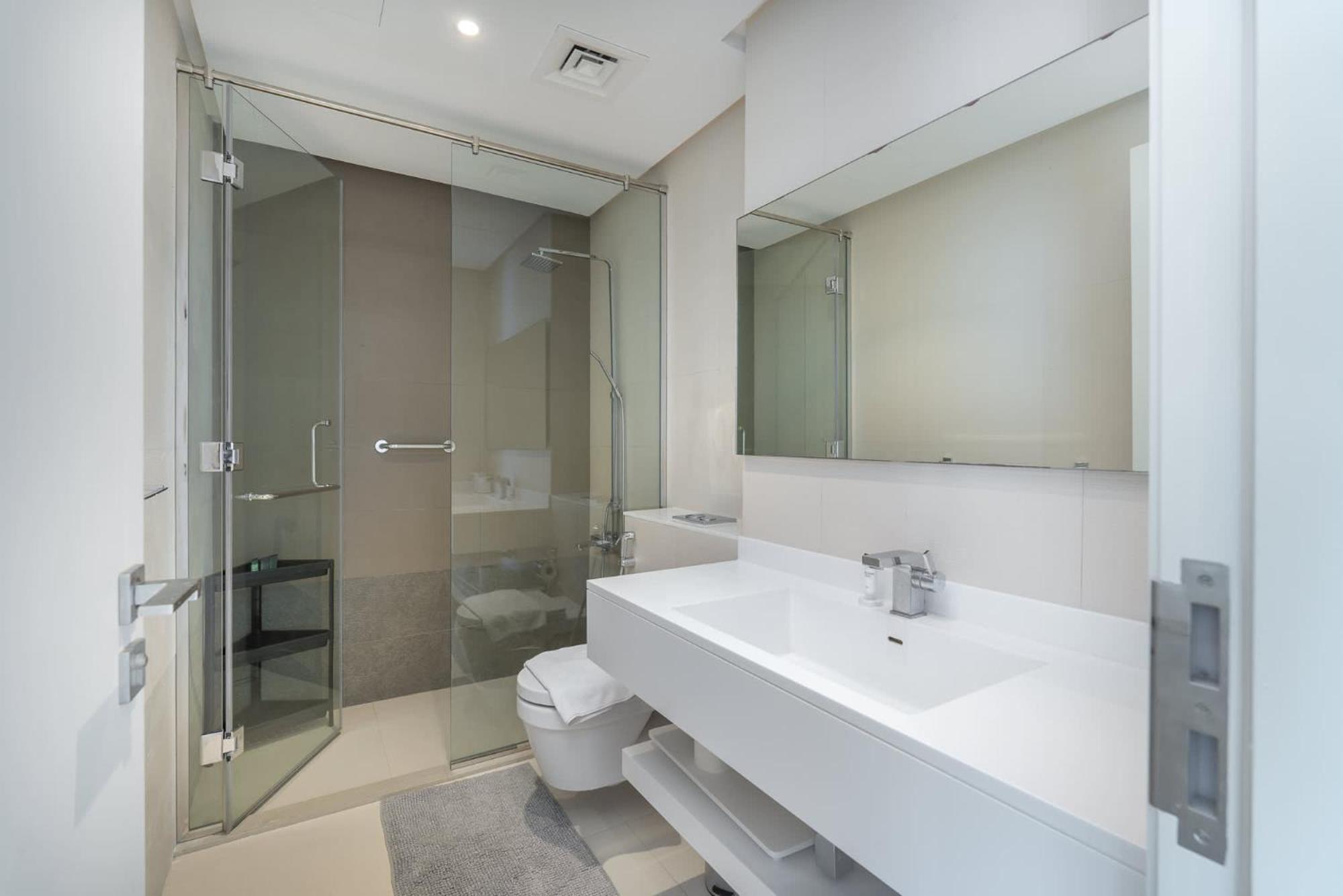 Warm 1-bedroom At West Avenue Tower Near Marina Beach! Apartment *