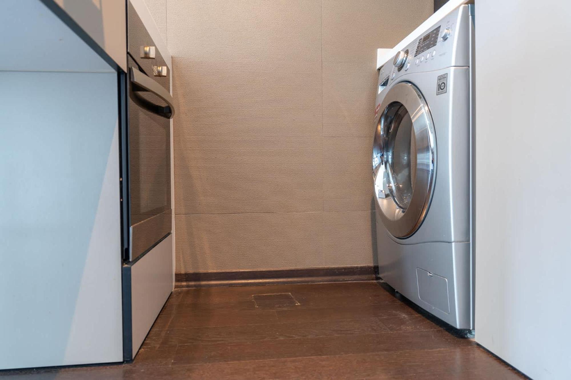 Warm 1-bedroom At West Avenue Tower Near Marina Beach! Apartment *