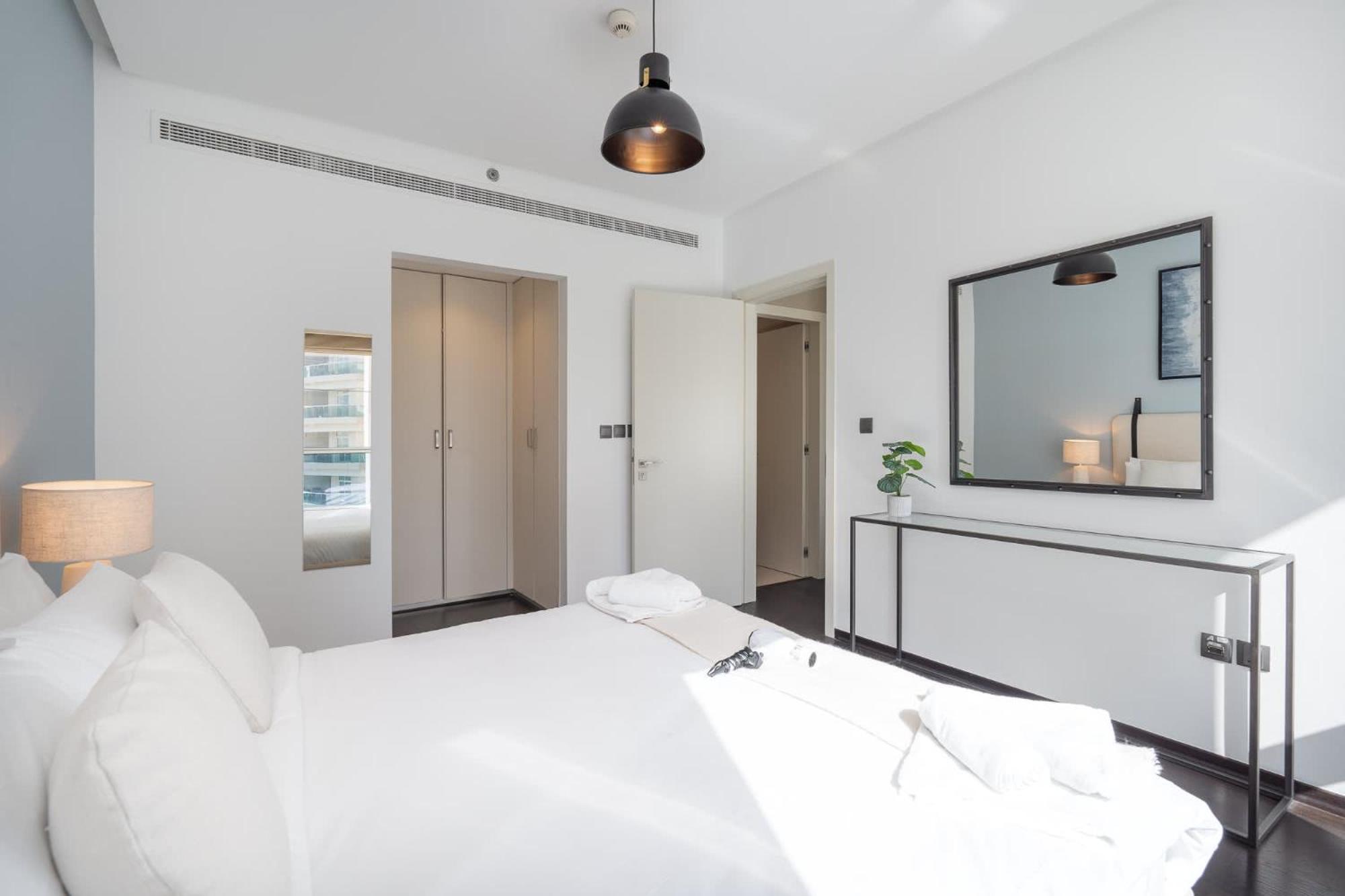 Warm 1-bedroom At West Avenue Tower Near Marina Beach! Dubai