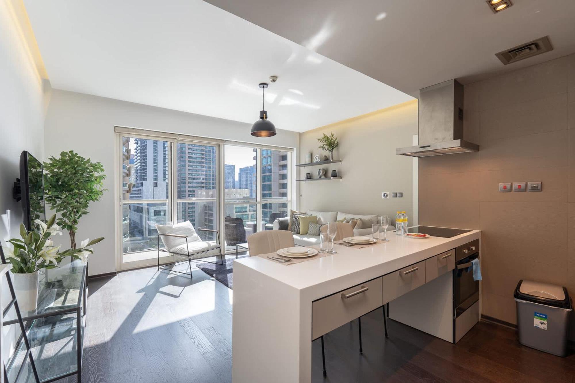 Warm 1-bedroom At West Avenue Tower Near Marina Beach! Apartment
