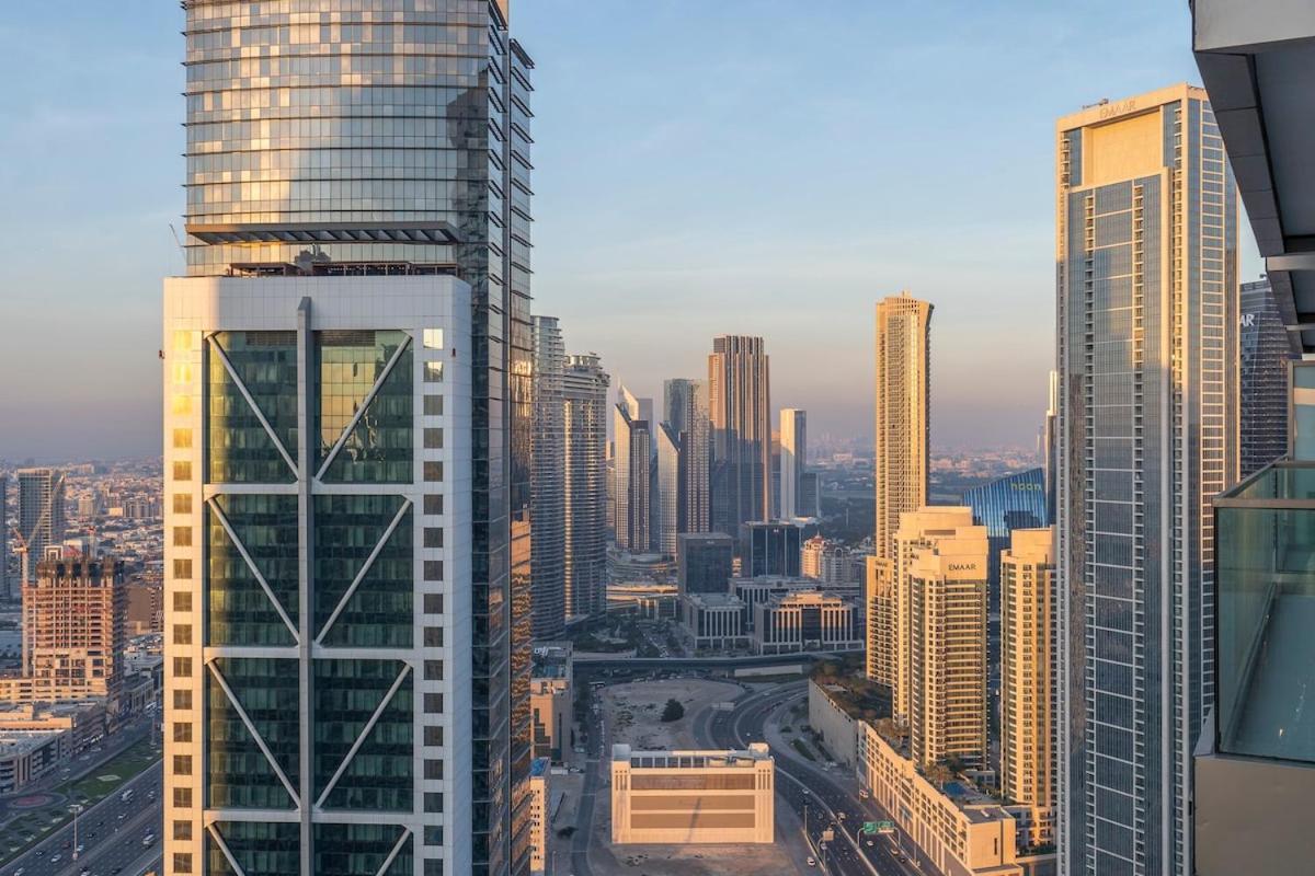 Prestigious 2-bedroom With Easy City Access In Business Bay Apartment *